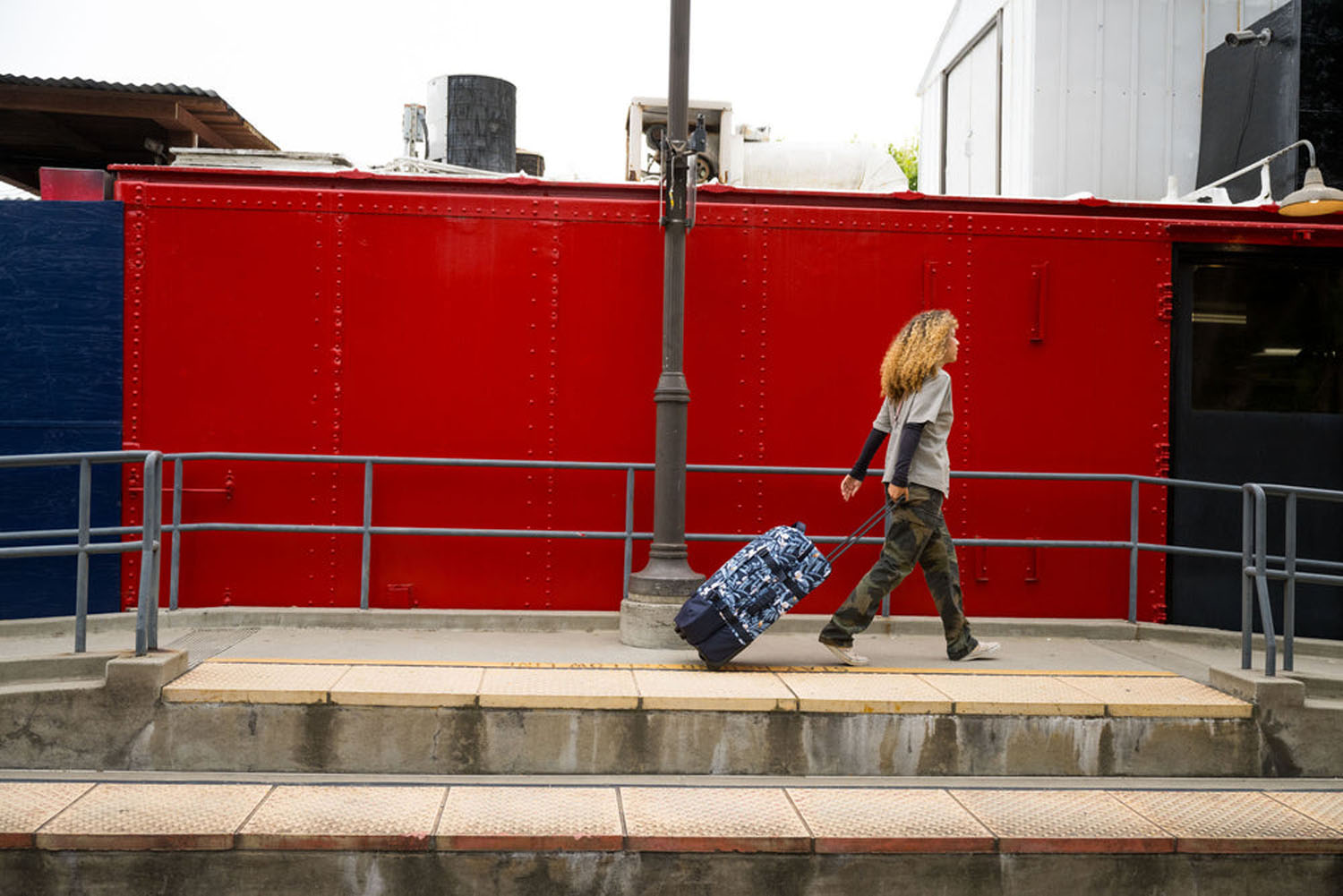 Dakine 365 Roller 75L Reisetasche mit 2 Rollen Okika