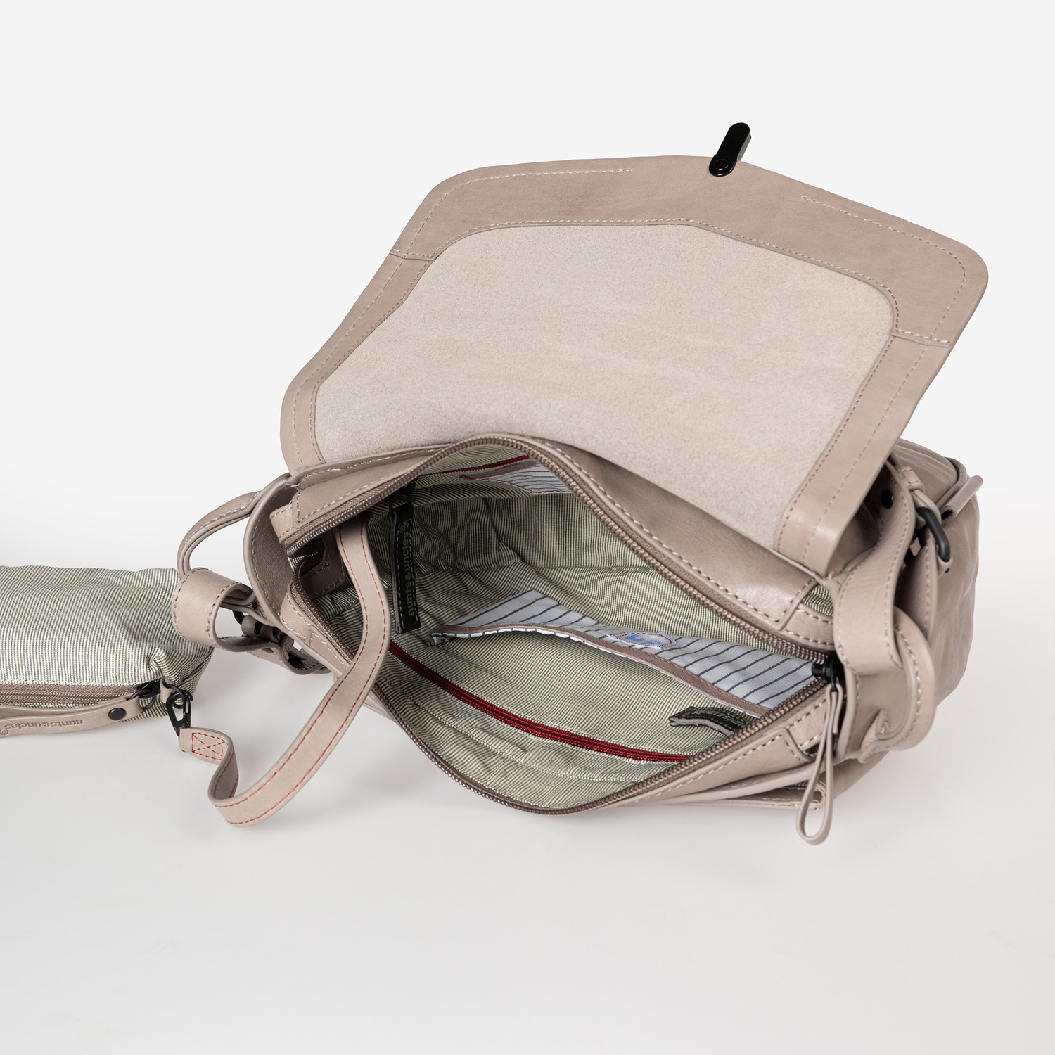 aunts & uncles Grandma's Luxury Club Mrs. Mole Cake Cashmere