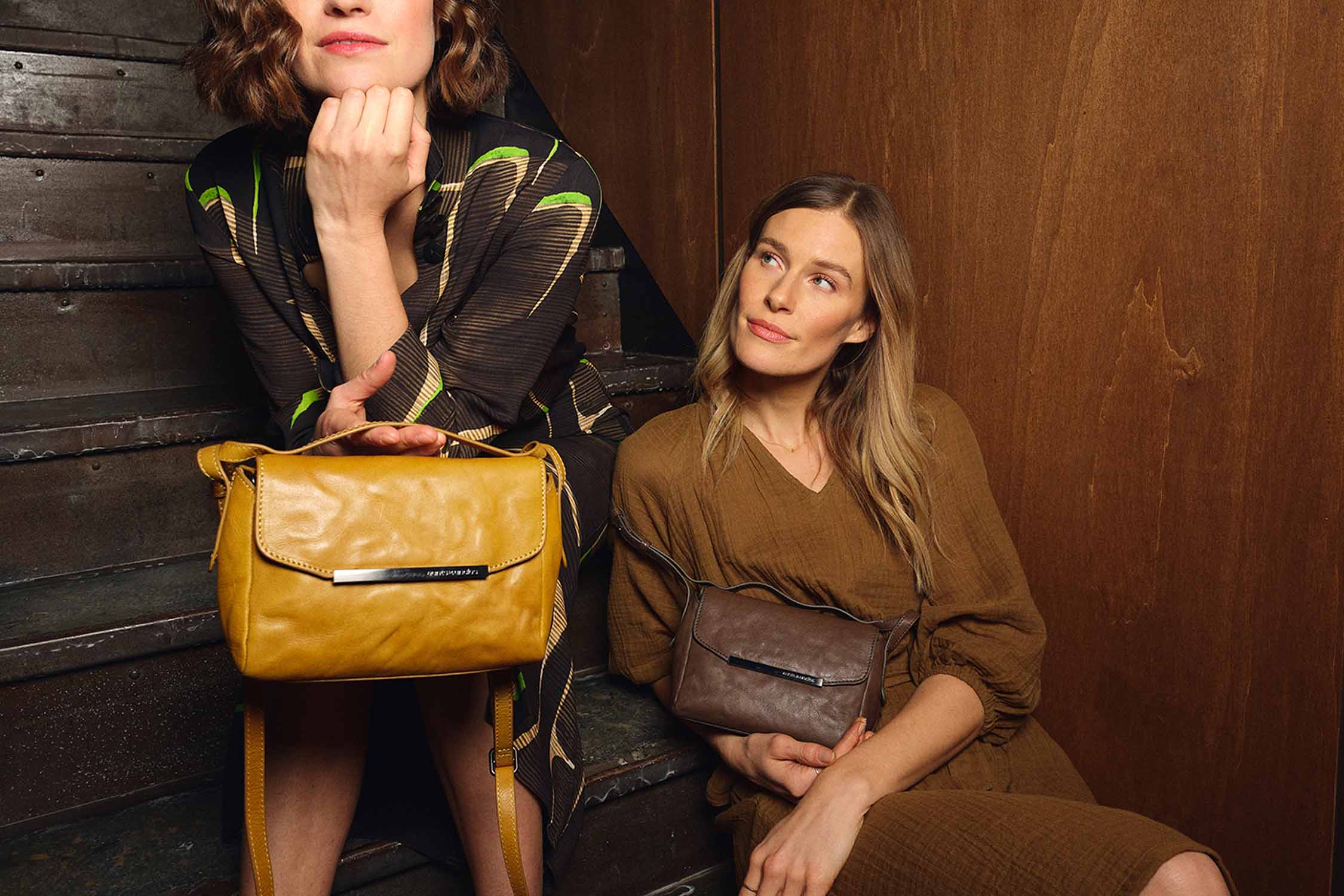 aunts & uncles Grandma's Luxury Club Mrs. Bao Bun Schultertasche buckthorn aunts & uncles Grandma's Luxury Club Mrs. Bao Bun Schultertasche buckthorn