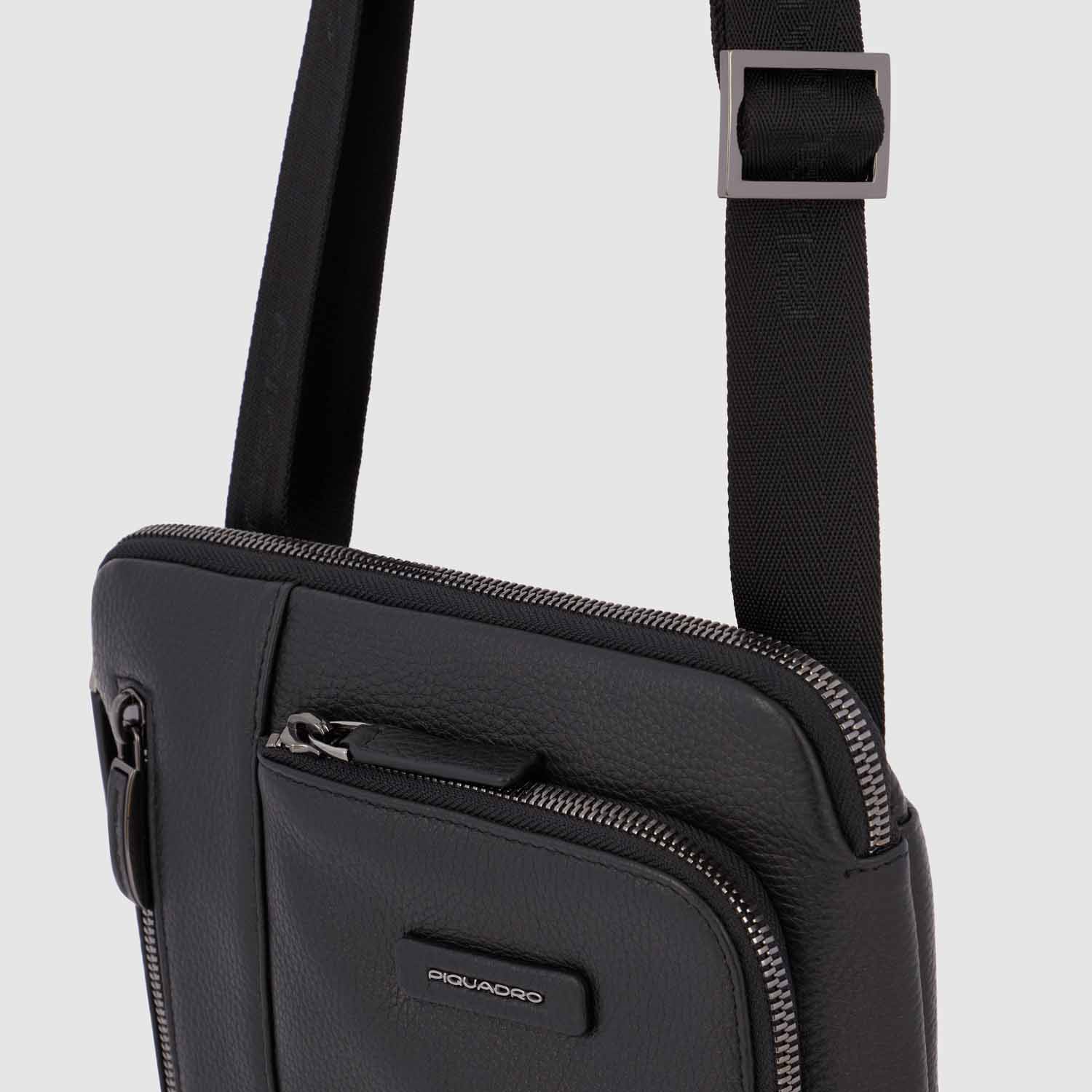 Piquadro Modus Special Umhängetasche mit iPad®-Fach Blau