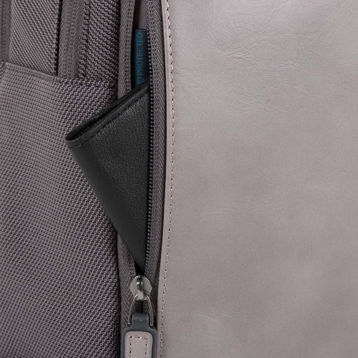 Piquadro Ade Großer Laptoprucksackaus recyceltem Stoff grau Piquadro Ade Großer Laptoprucksackaus recyceltem Stoff grau