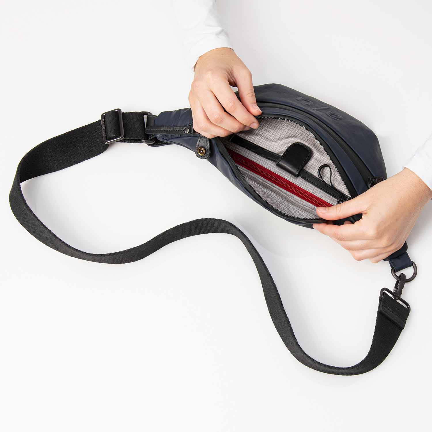 aunts & uncles Japan Ichikawa Gürteltasche storm