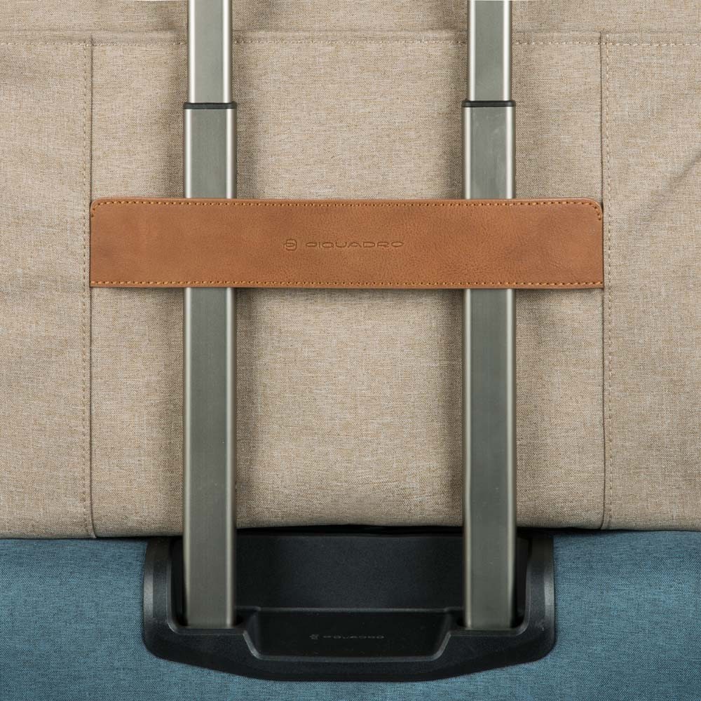 Piquadro Yukon Erweiterbarer Laptoprucksack mit iPad®Air/Pro 9,7-Fach sand Piquadro Yukon Erweiterbarer Laptoprucksack mit iPad®Air/Pro 9,7-Fach sand