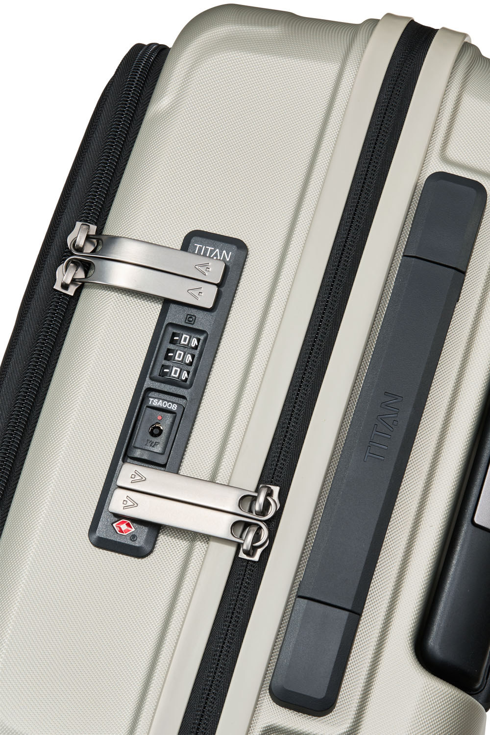 TITAN Litron 4-Rollen Trolley S mit Vortasche + Gratis Hotelgutschein Champagner TITAN Litron 4-Rollen Trolley S mit Vortasche + Gratis Hotelgutschein Champagner