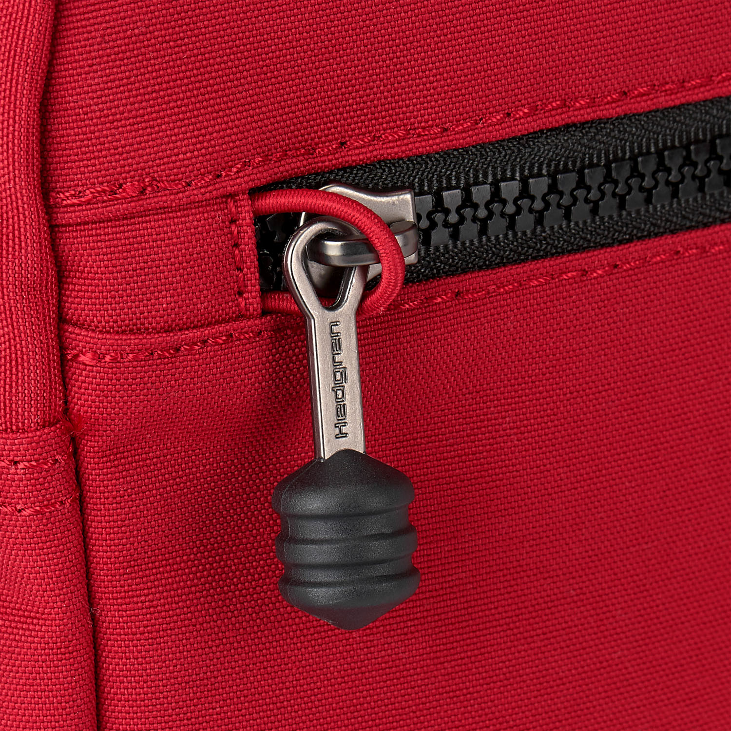 Hedgren Great American Heritage QUEST Vertical Crossover 10" RFID Salsa Red Hedgren Great American Heritage QUEST Vertical Crossover 10" RFID Salsa Red