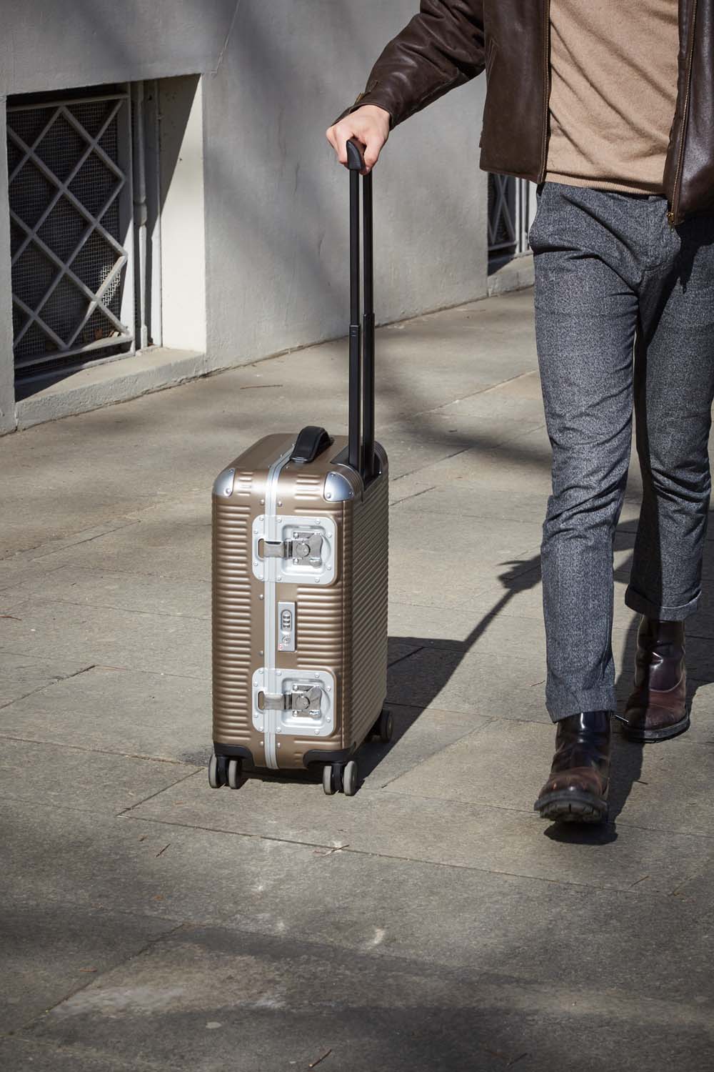 FPM Bank Light Spinner 53 Matt Almond FPM Bank Light Spinner 53 Matt Almond