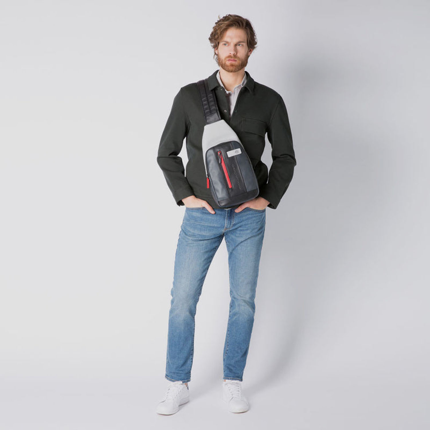 Piquadro Urban Querträgertasche mit LED-Licht Piquadro Urban Querträgertasche mit LED-Licht