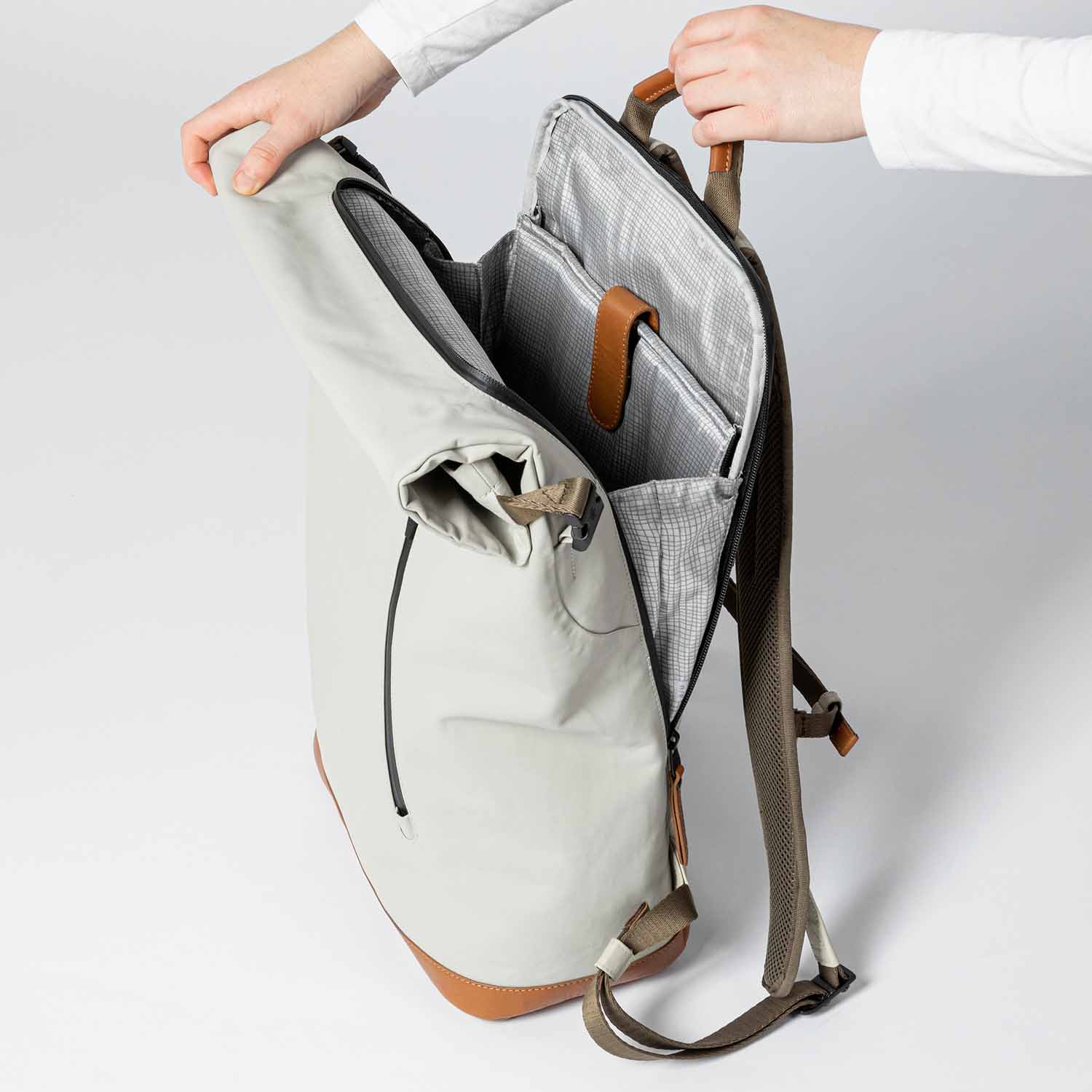 aunts & uncles Japan Fukui Rolltop Rucksack mit 15" Notebookfach dust aunts & uncles Japan Fukui Rolltop Rucksack mit 15" Notebookfach dust