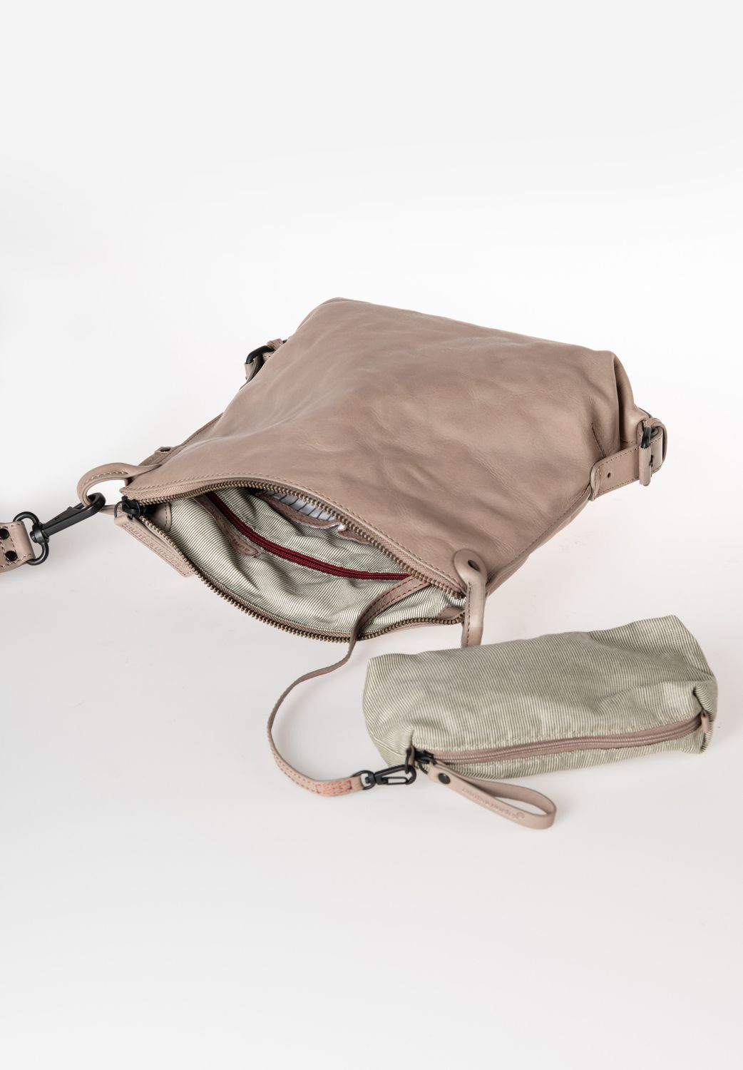 aunts & uncles Grandma's Luxury Club Mrs. Raisin Cookie Umhängetasche vintage khaki aunts & uncles Grandma's Luxury Club Mrs. Raisin Cookie Umhängetasche vintage khaki