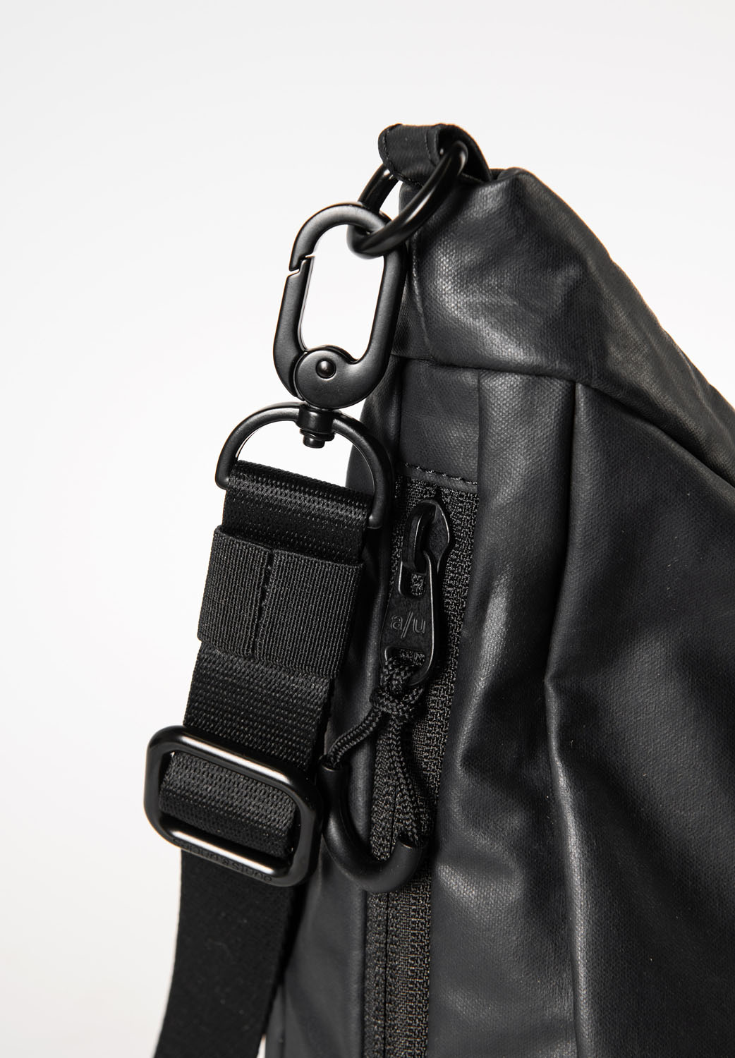 aunts & uncles Japan RE Koyoshi Umhängetasche Black