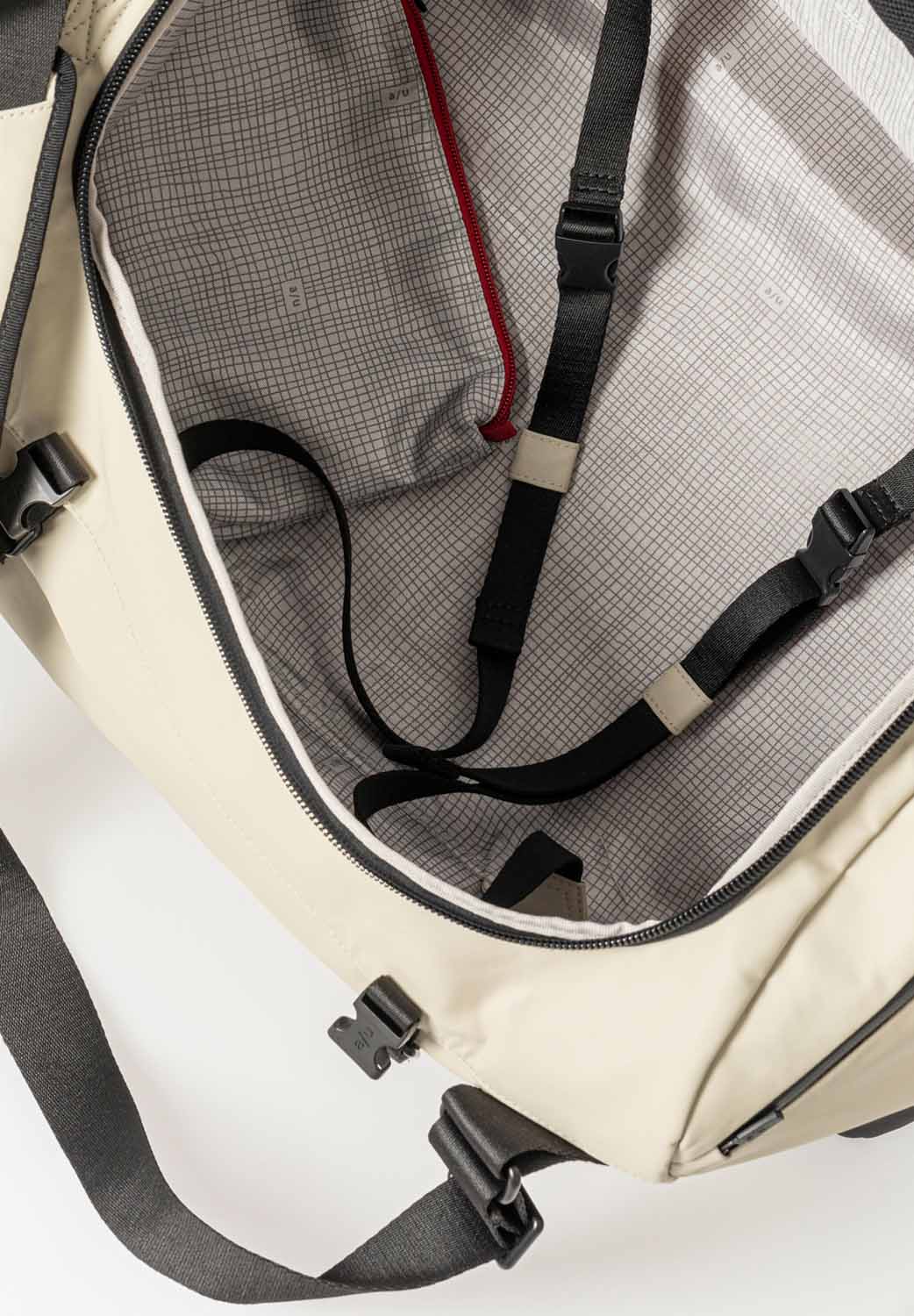 aunts & uncles Japan Nishi Kashiwa Reisetasche/Rucksack sand