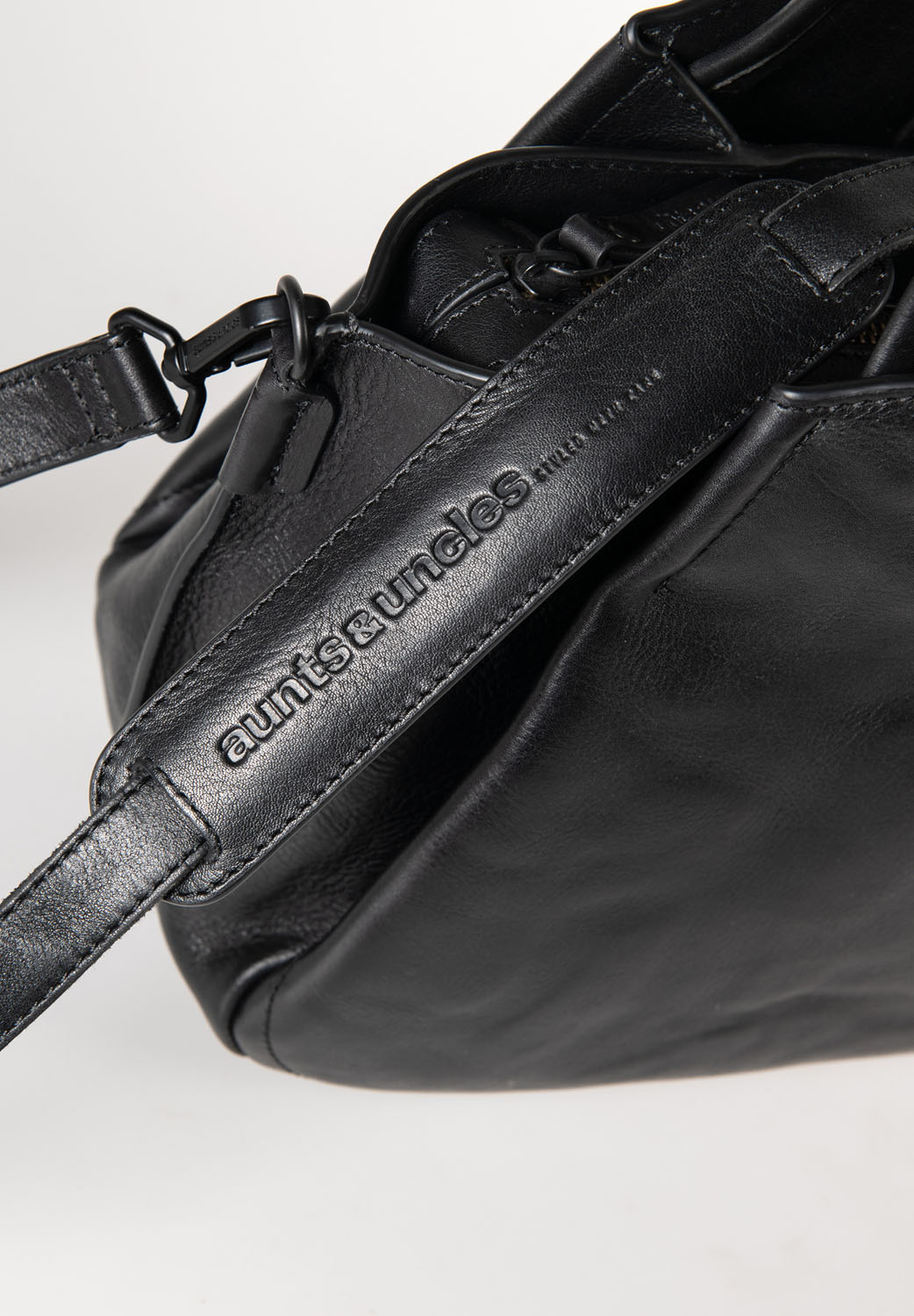 aunts & uncles Grandma's Luxury Club Mrs. Chiffon Pie Black Smoke aunts & uncles Grandma's Luxury Club Mrs. Chiffon Pie Black Smoke