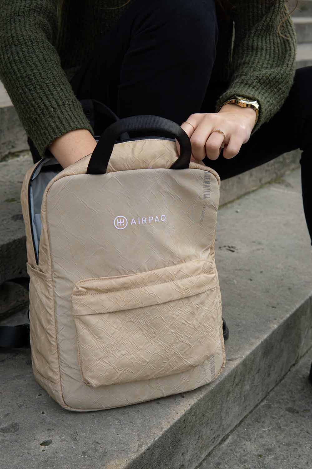 Airpaq Qube Rucksack mit 13" Laptopfach Sand Airpaq Qube Rucksack mit 13" Laptopfach Sand