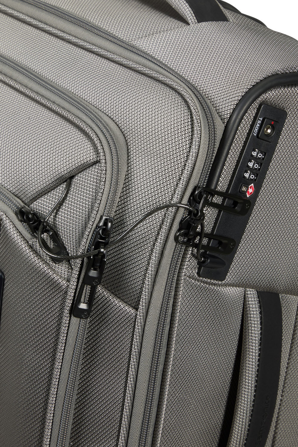 Samsonite Respark Trolley mit 4 Rollen 55cm Strict + GRATIS HOTELGUTSCHEIN Sand Storm Samsonite Respark Trolley mit 4 Rollen 55cm Strict + GRATIS HOTELGUTSCHEIN Sand Storm