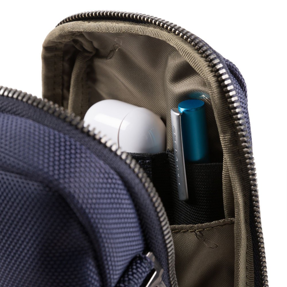 Piquadro Brief 2 Umhängetasche aus rezykliertem Stoff Blau Piquadro Brief 2 Umhängetasche aus rezykliertem Stoff Blau