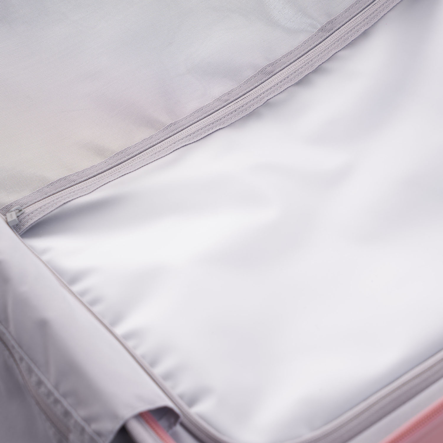 Hedgren Edge Carve L Expandable 4-Rollen-Trolley 76cm Dark Champagne