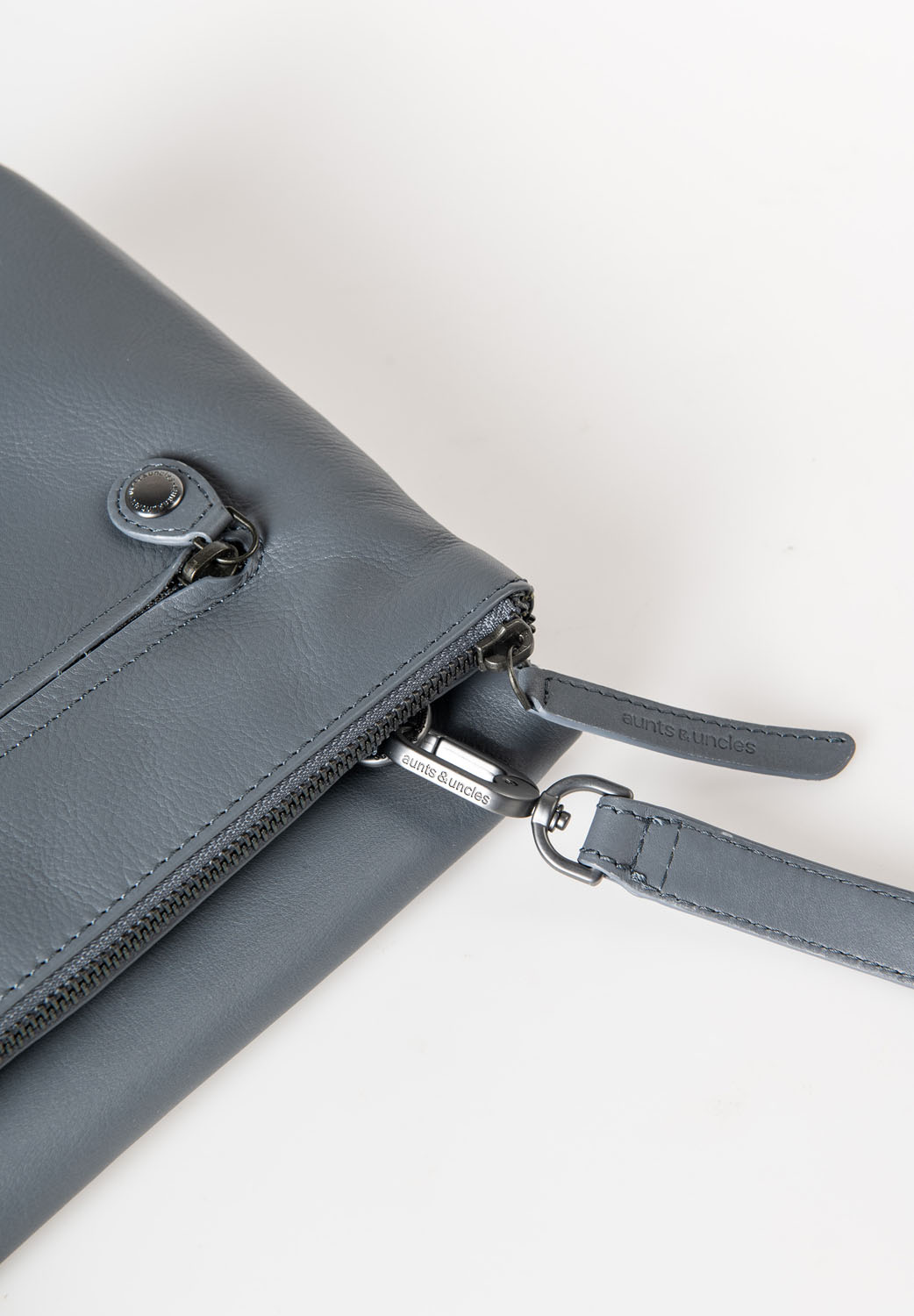 aunts & uncles Jamie's Orchard Jabong Umhängetasche/Clutch wind