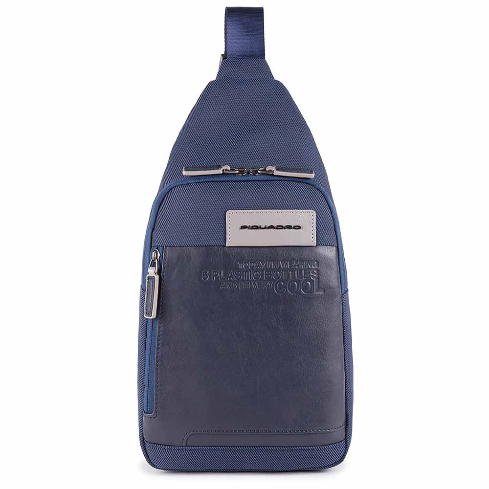 Piquadro Ade Querträgertasche aus recyceltem Stoff blau Piquadro Ade Querträgertasche aus recyceltem Stoff blau