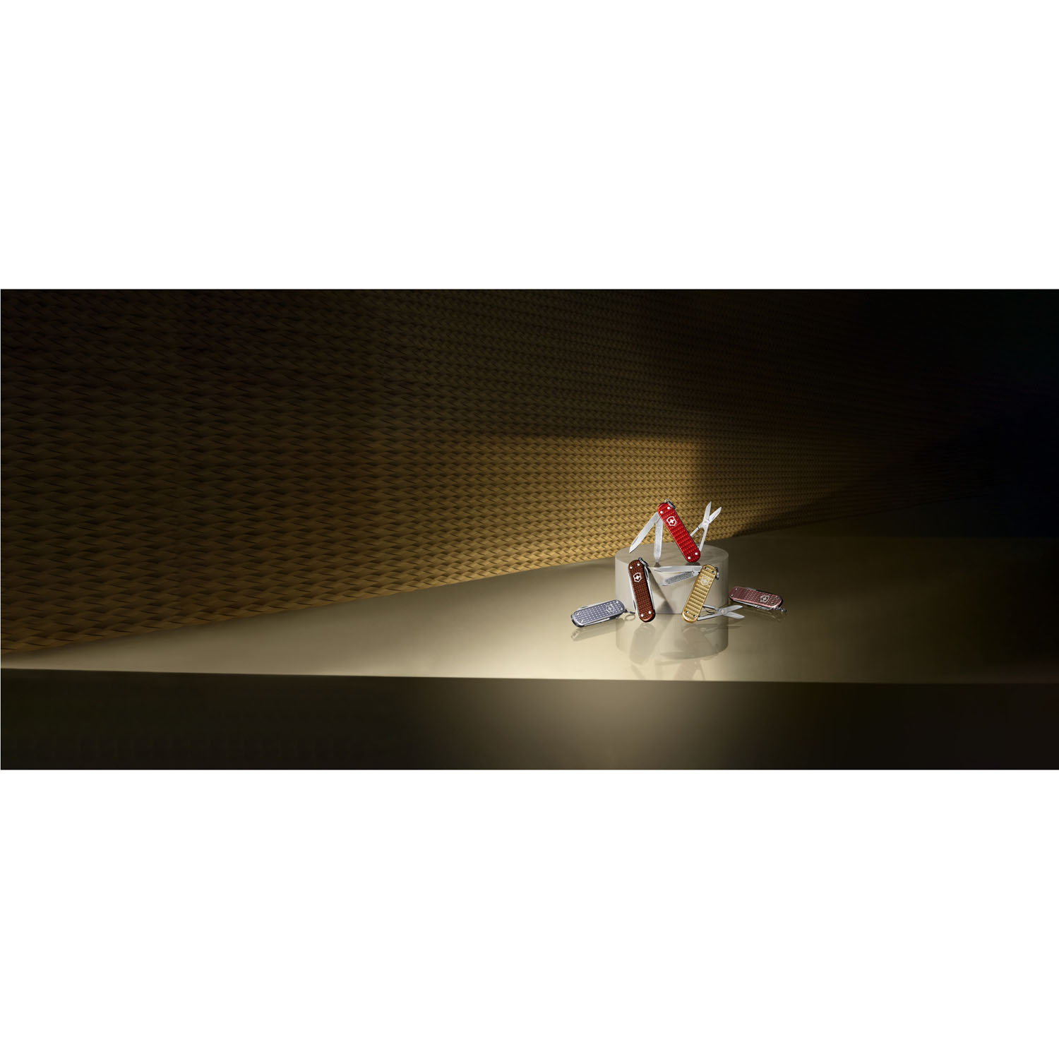 Victorinox Classic SD Precious Alox Kollektion, kleines Taschenmesser Hazel Brown Victorinox Classic SD Precious Alox Kollektion, kleines Taschenmesser Hazel Brown