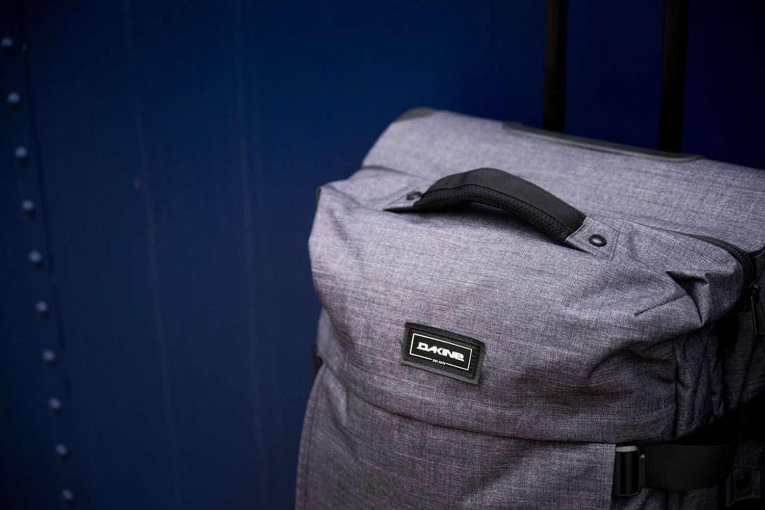 Dakine 365 Roller 100L Reisetasche mit 2 Rollen Black Vintage Camo Dakine 365 Roller 100L Reisetasche mit 2 Rollen Black Vintage Camo