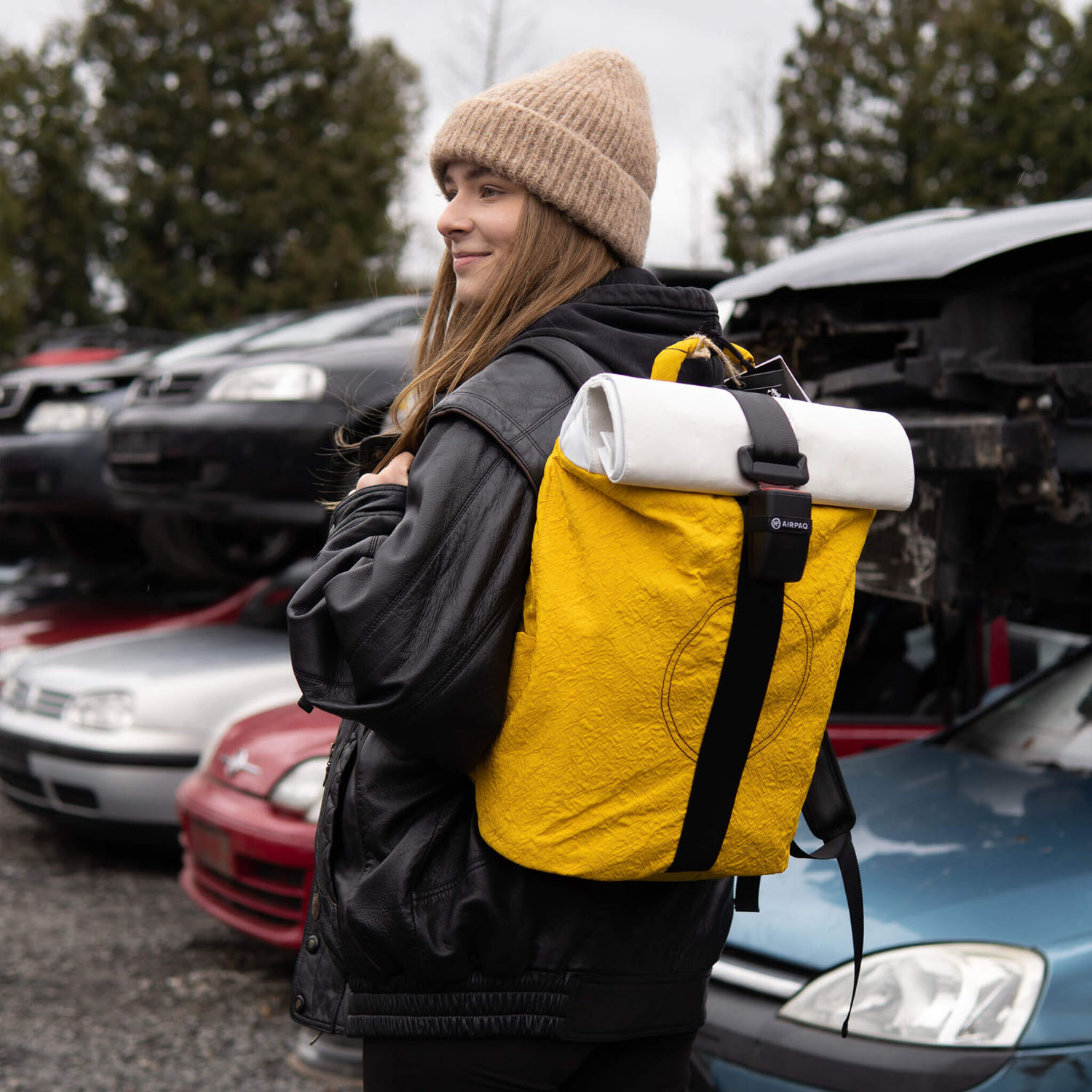 Weiße Rolle -Airbag mit 15" Laptopfach Weiße Rolle -Airbag mit 15" Laptopfach