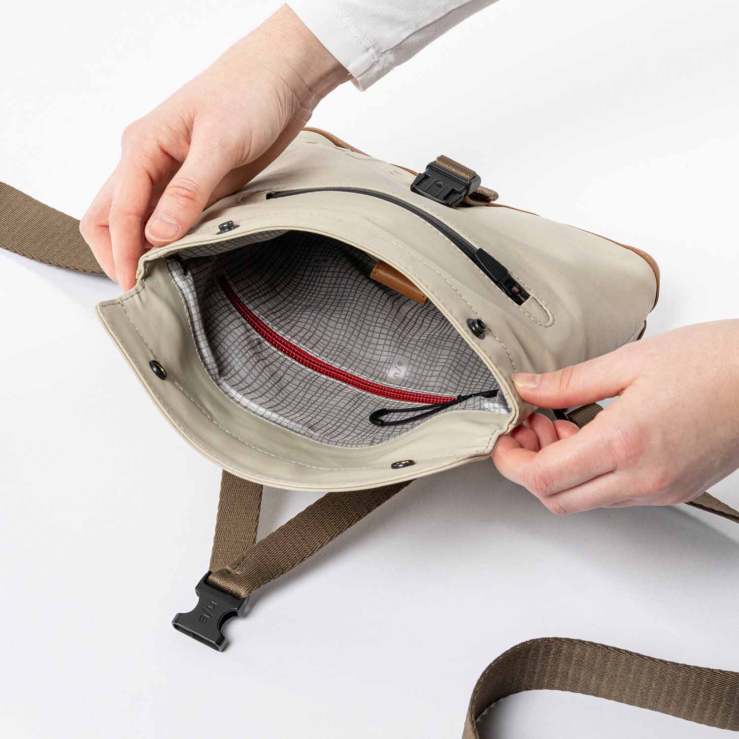 aunts & uncles Japan Tsu Multifunktional: Gürteltasche/Umhängetasche dust aunts & uncles Japan Tsu Multifunktional: Gürteltasche/Umhängetasche dust