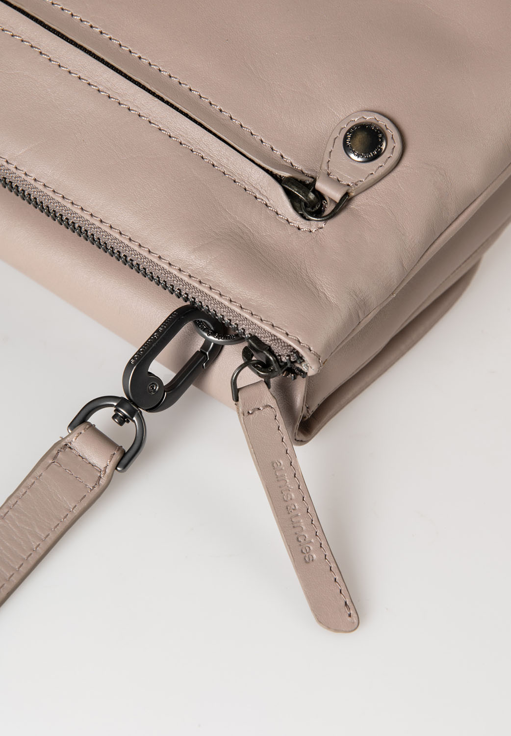 aunts & uncles Jamie's Orchard Pepino Umhängetasche cashmere aunts & uncles Jamie's Orchard Pepino Umhängetasche cashmere