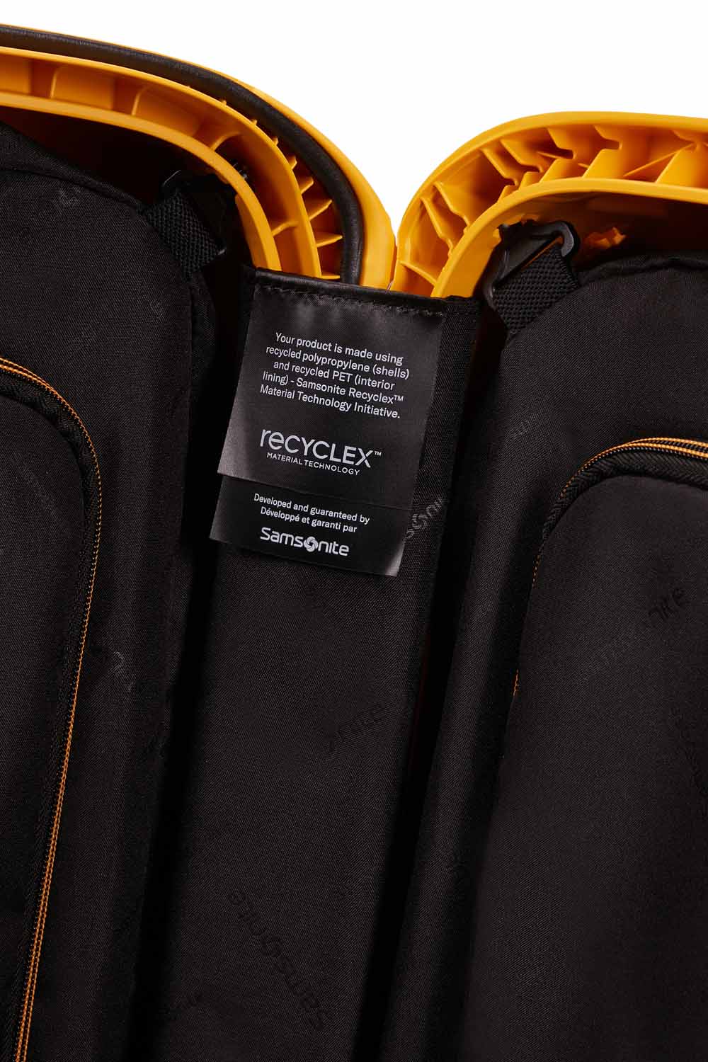 Samsonite Essens Trolley mit 4 Rollen 69cm + GRATIS HOTELGUTSCHEIN Radiant Yellow Samsonite Essens Trolley mit 4 Rollen 69cm + GRATIS HOTELGUTSCHEIN Radiant Yellow