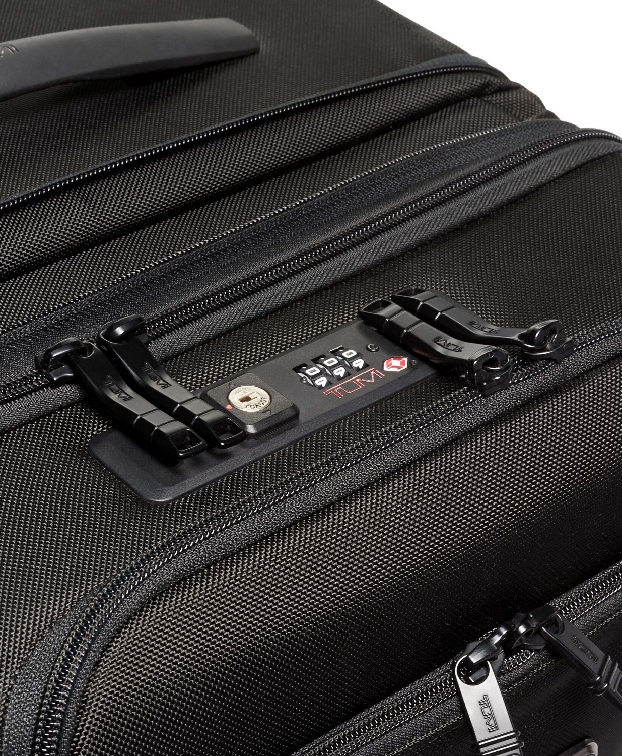 Tumi Alpha 3 Großes Reisetaschen-/Kofferdesign auf 4 Rollen + GRATIS HOTELGUTSCHEIN black