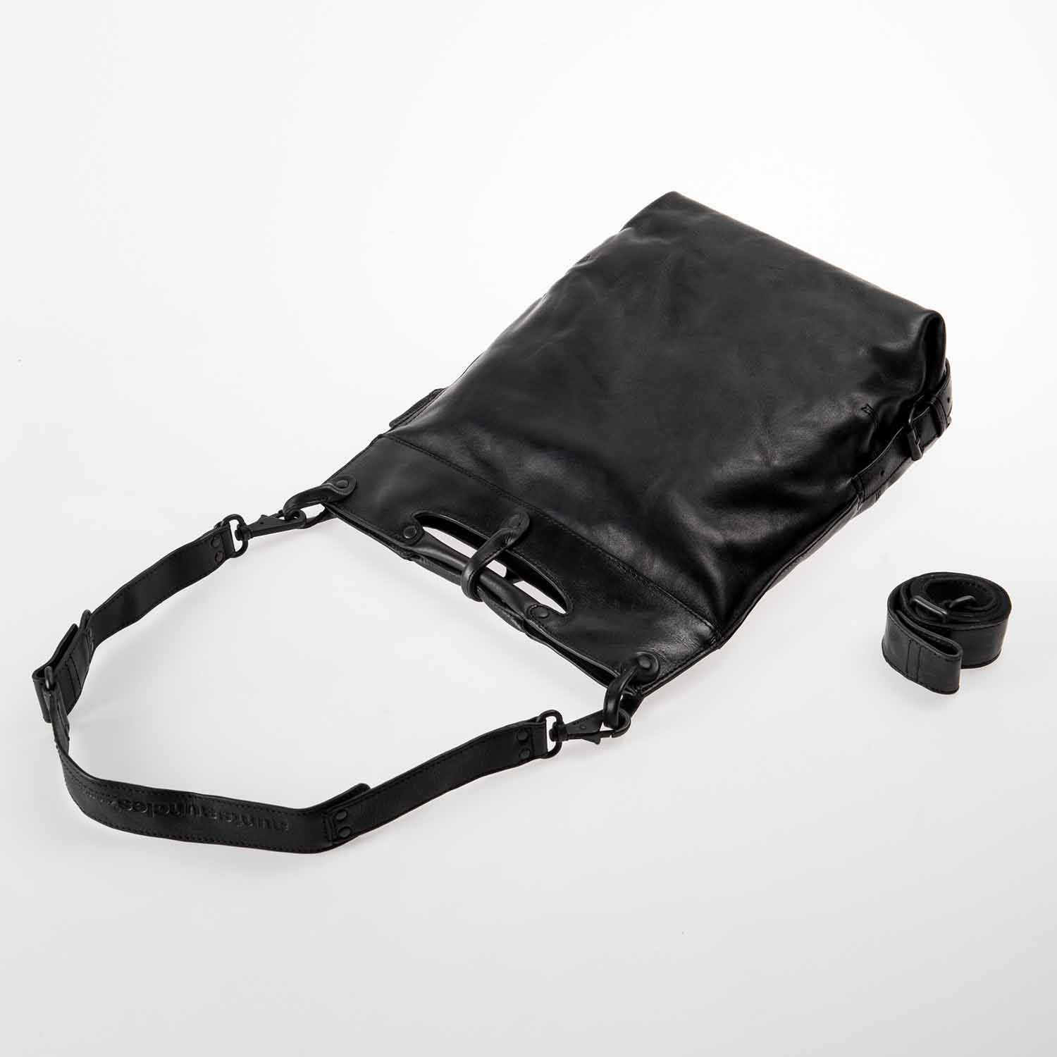 aunts & uncles Grandma's Luxury Club Mrs. Pancake Umhängetasche blacksmoke