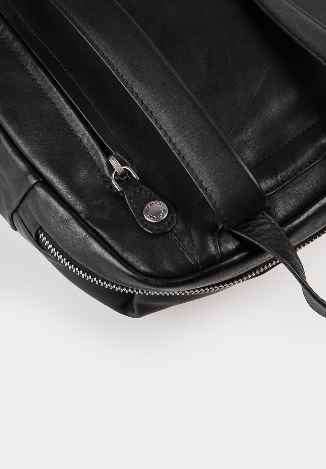 aunts & uncles Jamie's Orchard Crabapple Rucksack jet black