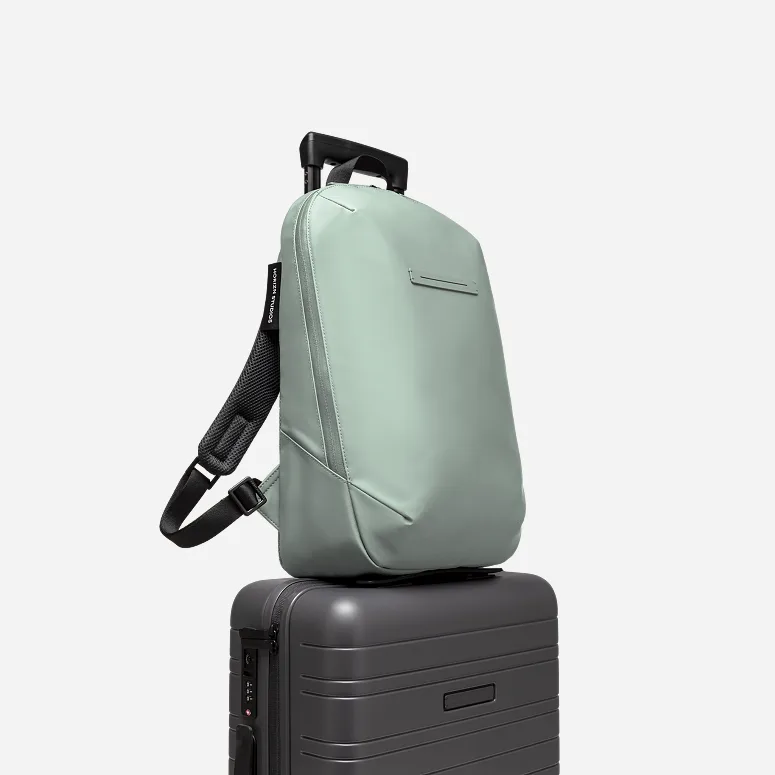 Horizn Studios GION ESSENTIAL Rucksack M Marine Green Horizn Studios GION ESSENTIAL Rucksack M Marine Green