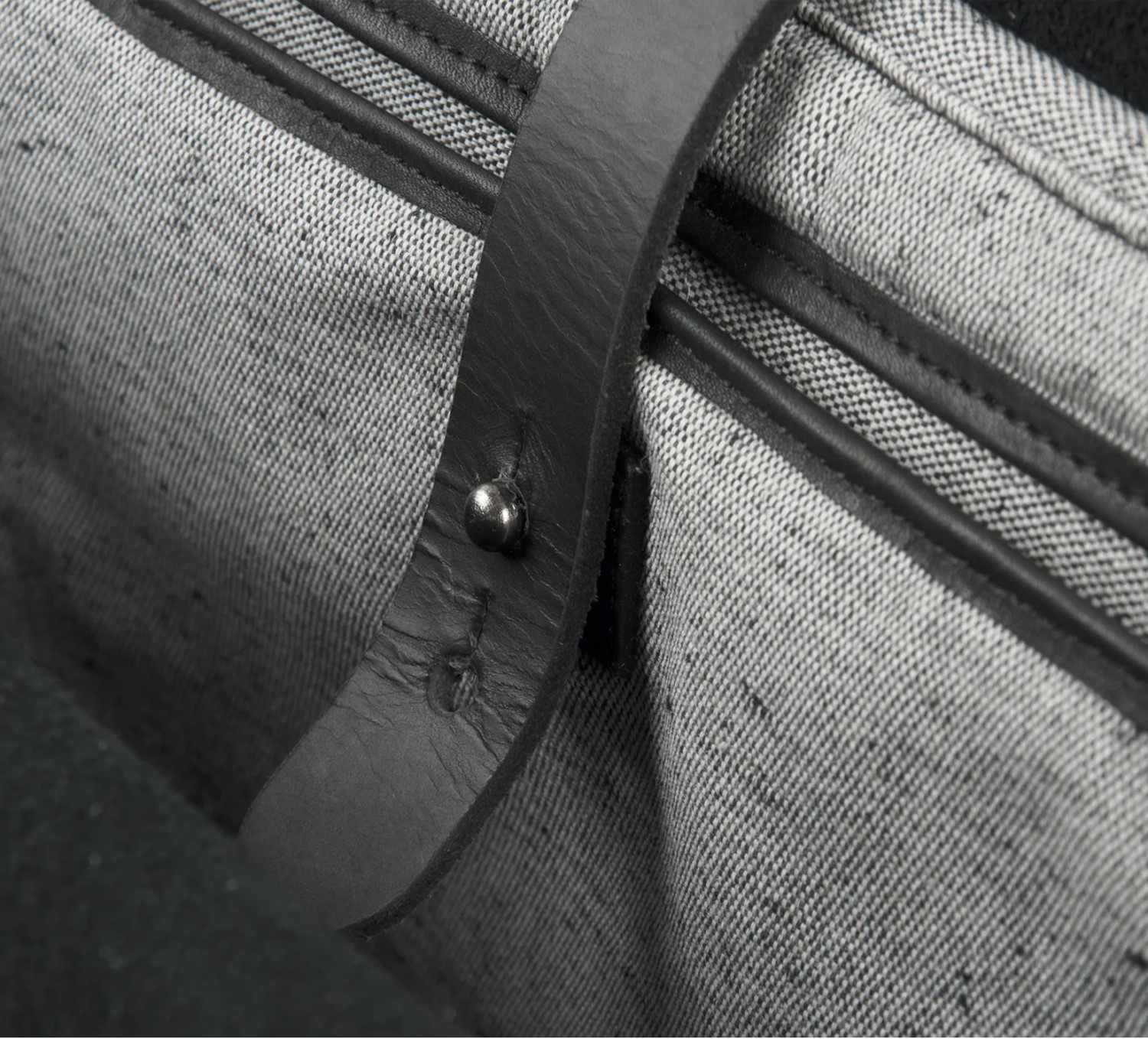 Harold's Mount Ivy Umhängetasche schwarz