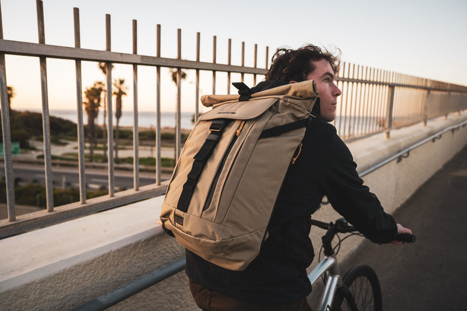 Dakine Motive Rolltop 25L Stone Ballistic Dakine Motive Rolltop 25L Stone Ballistic