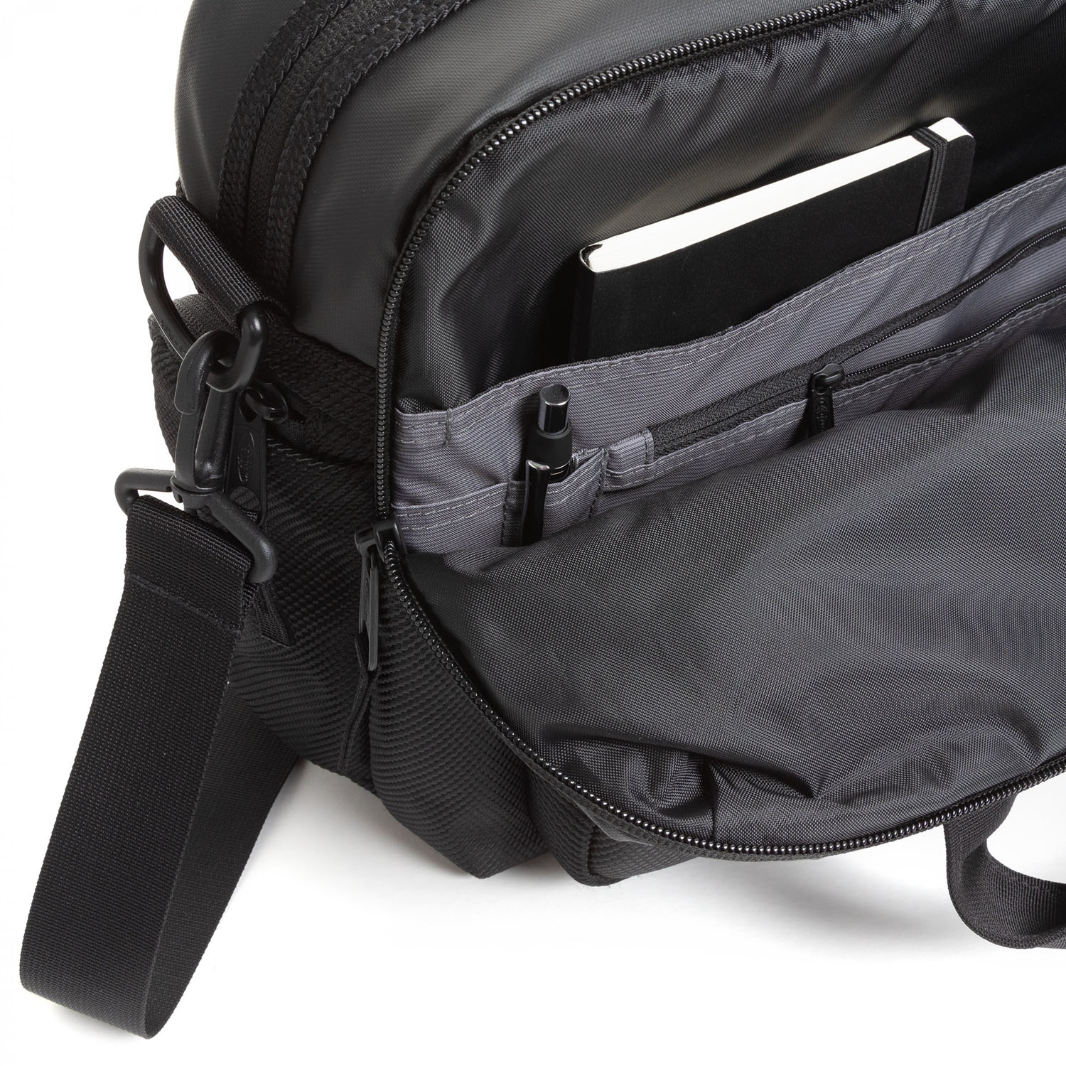 Eastpak SHELDAN Schultertasche Cnnct Coat (schwarz)