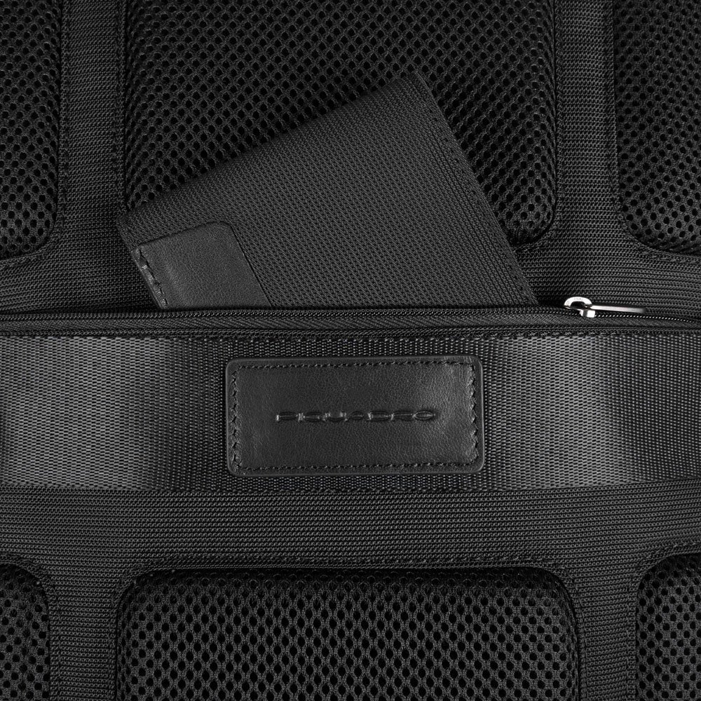 Piquadro Macbeth Laptoprucksack 14" aus Leder und mit recyceltem Stoff Schwarz