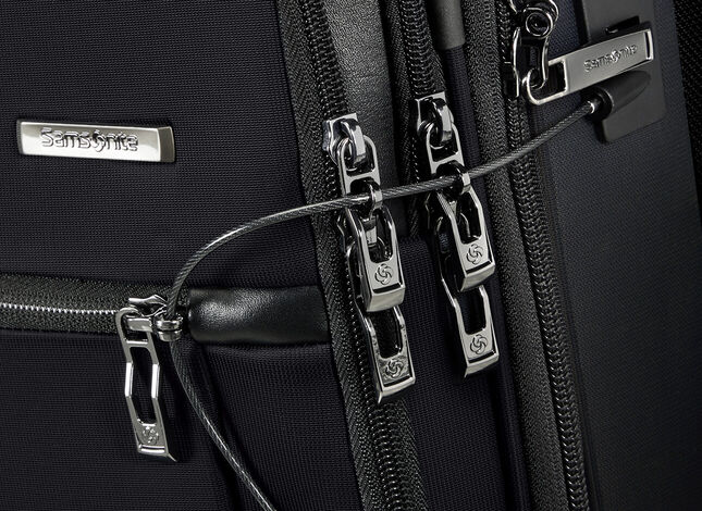 Samsonite Spectrolite 3.0 TRVL Trolley mit 4 Rollen erweiterbar 78cm + GRATIS HOTELGUTSCHEIN Black Samsonite Spectrolite 3.0 TRVL Trolley mit 4 Rollen erweiterbar 78cm + GRATIS HOTELGUTSCHEIN Black