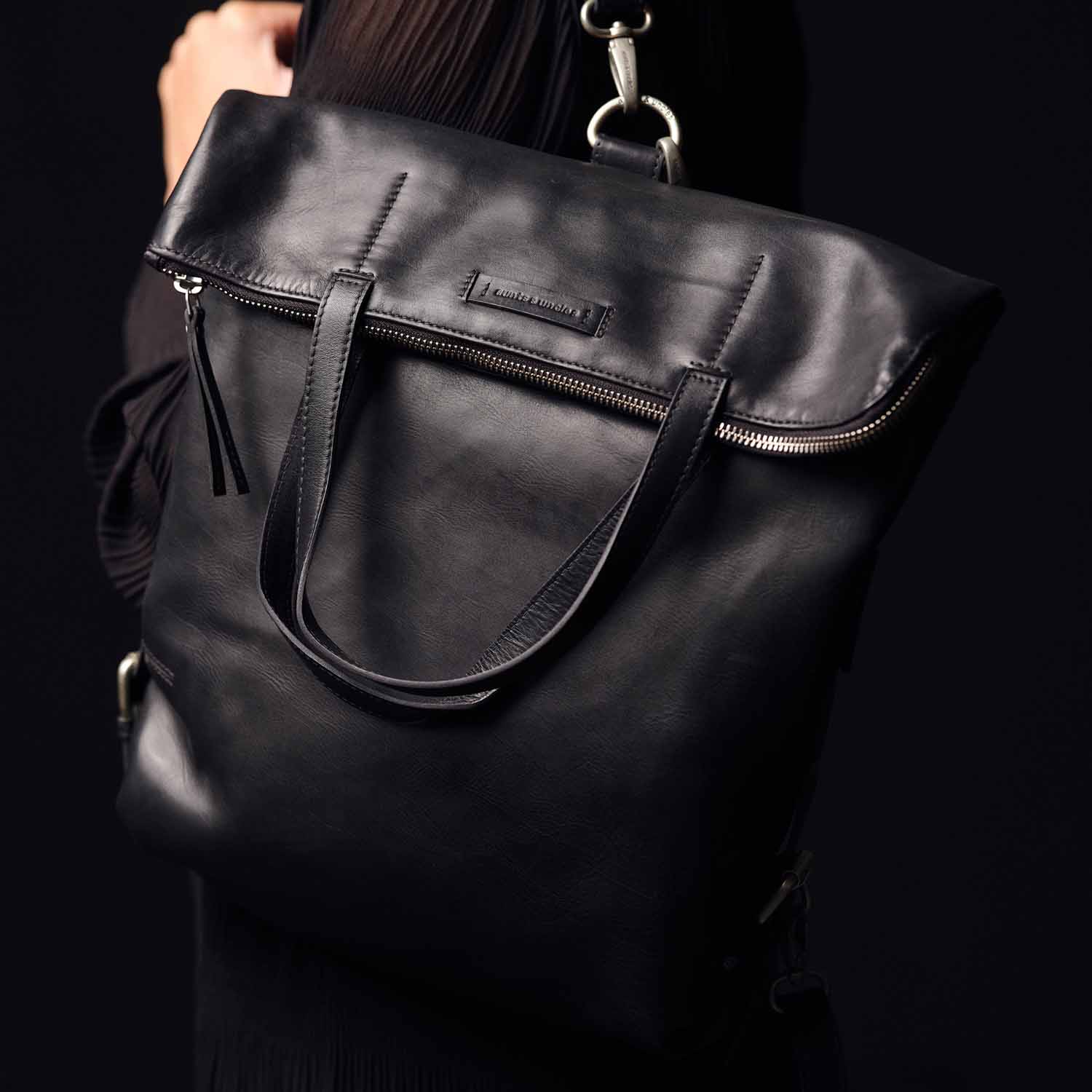 aunts & uncles Jamie´s Orchard Pomelo Rucksack/Handtasche mit Tabletfach jet black aunts & uncles Jamie´s Orchard Pomelo Rucksack/Handtasche mit Tabletfach jet black