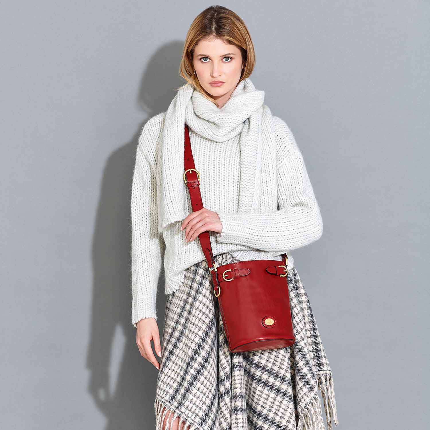 The Bridge Biba Beuteltasche Schwarz/Gold The Bridge Biba Beuteltasche Schwarz/Gold