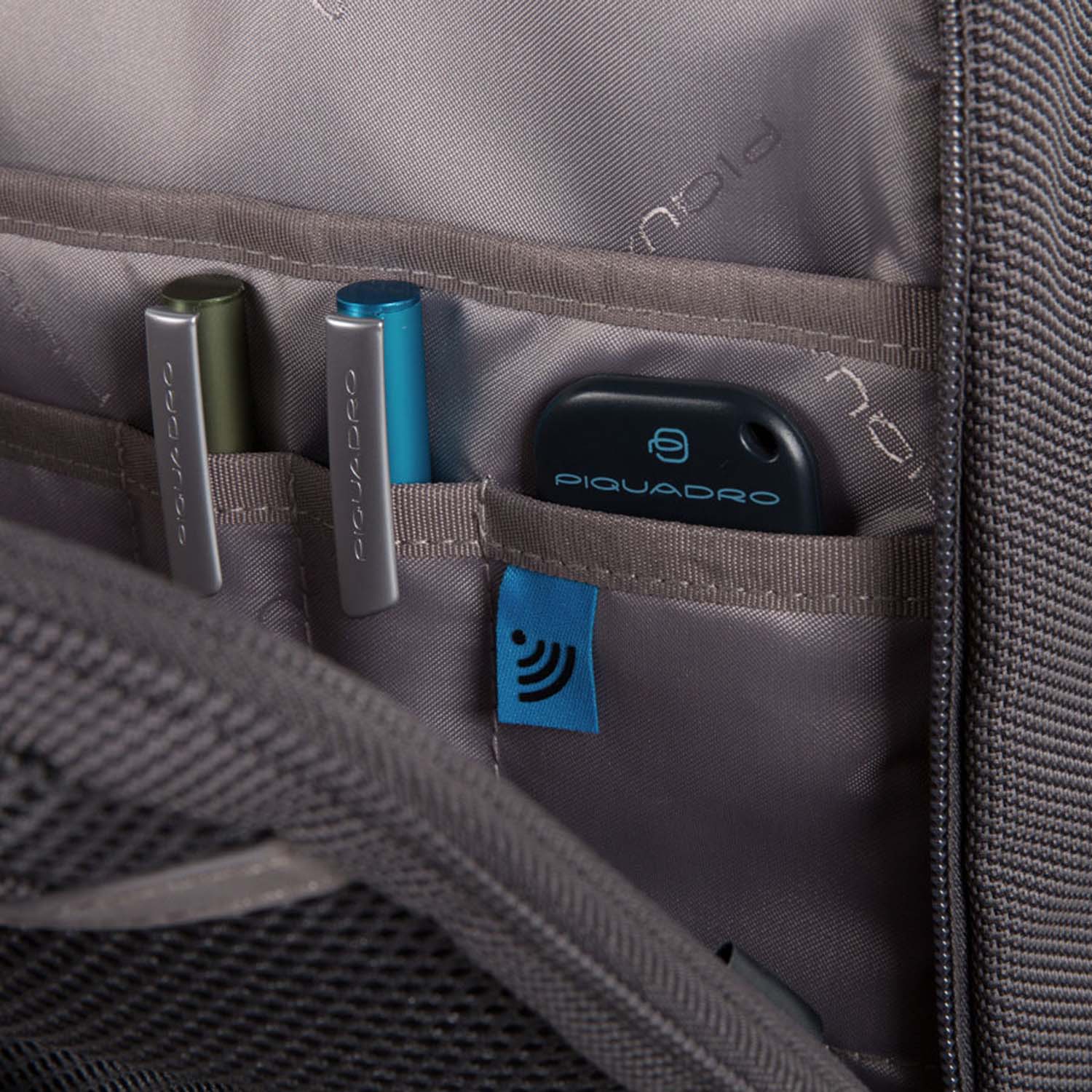 Piquadro Ade Großer Laptoprucksackaus recyceltem Stoff grau