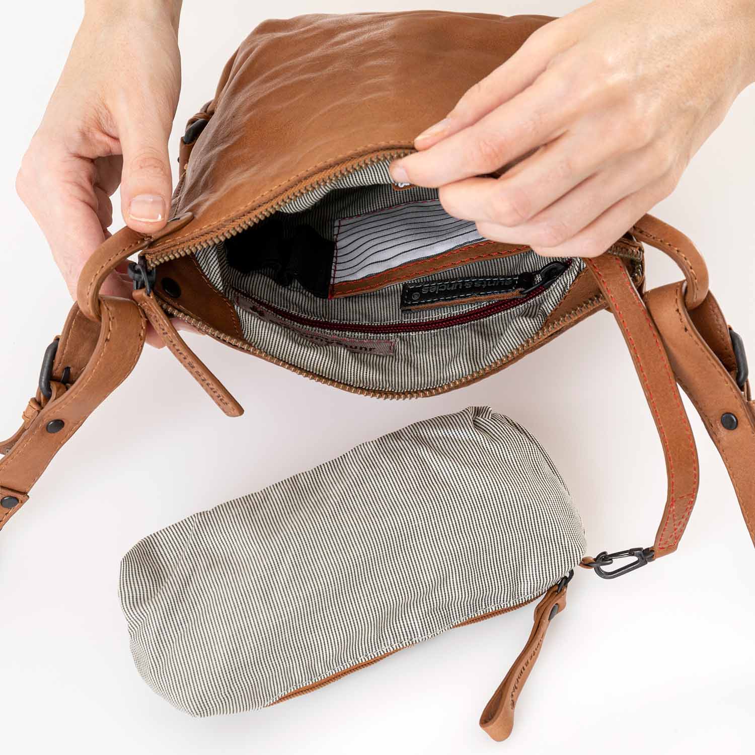 aunts & uncles Grandma's Luxury Club Mrs. Chocolate Cookie Umhängetasche deep lichen aunts & uncles Grandma's Luxury Club Mrs. Chocolate Cookie Umhängetasche deep lichen