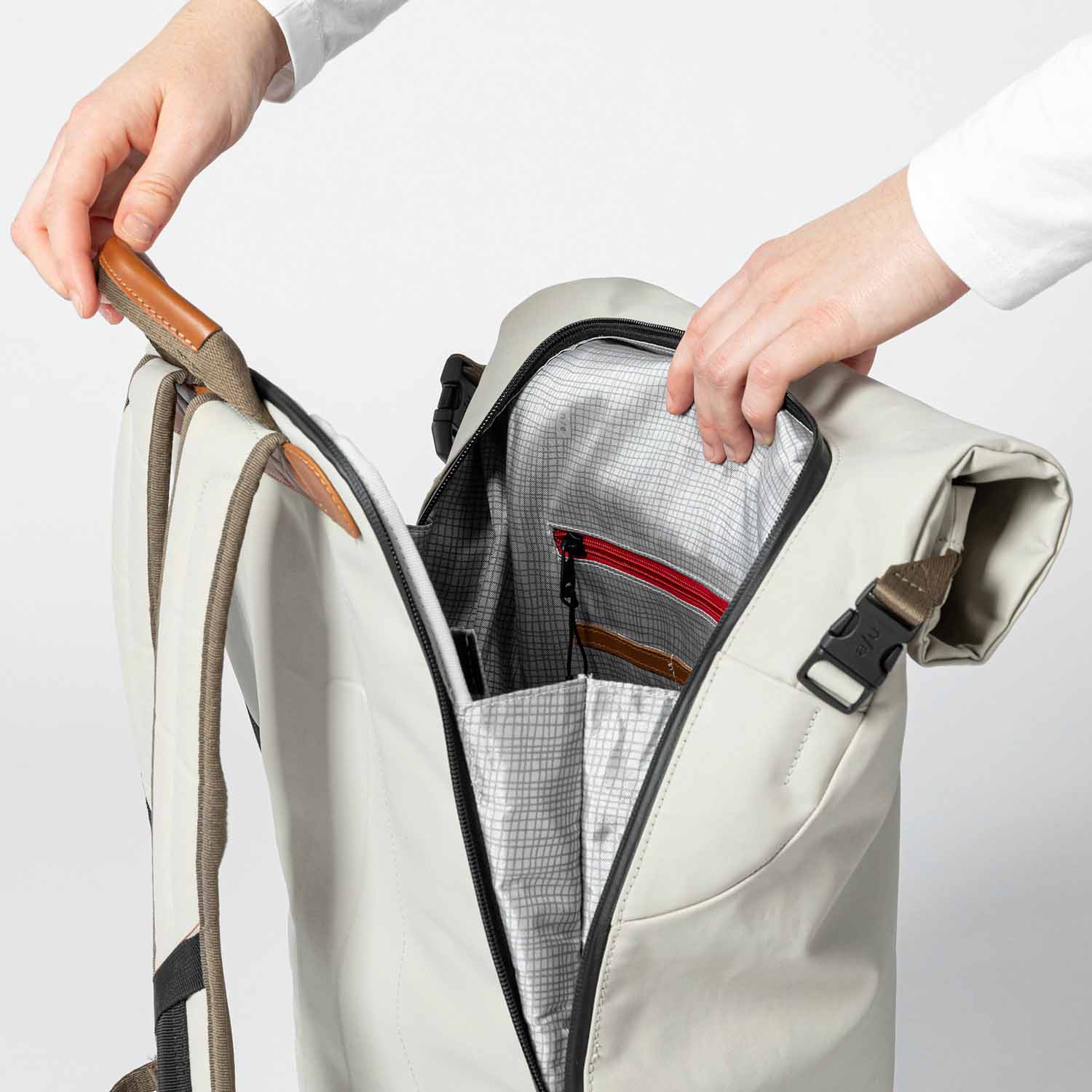 aunts & uncles Japan Fukui Rolltop Rucksack mit 15" Notebookfach dust aunts & uncles Japan Fukui Rolltop Rucksack mit 15" Notebookfach dust