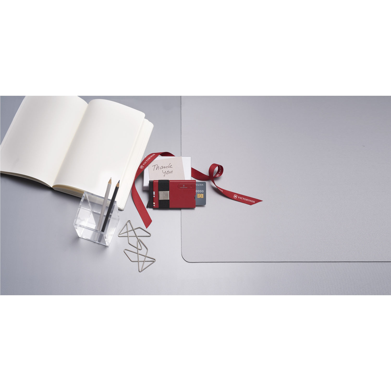 Victorinox Swiss Card - Smart Card Wallet Sharp Gray Victorinox Swiss Card - Smart Card Wallet Sharp Gray