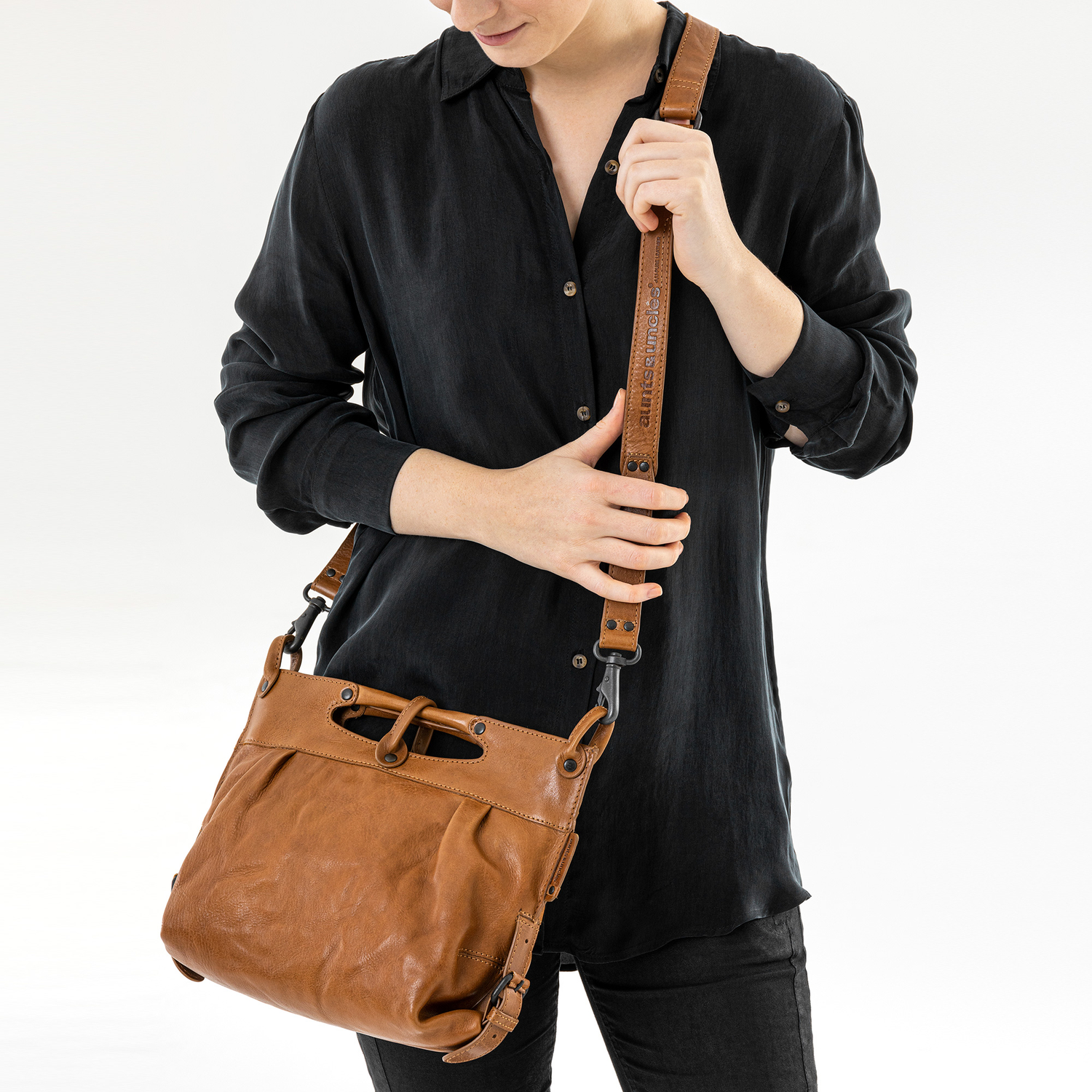 aunts & uncles Grandma's Luxury Club Mrs. Strawberry Muffin Umhängetasche caramel aunts & uncles Grandma's Luxury Club Mrs. Strawberry Muffin Umhängetasche caramel