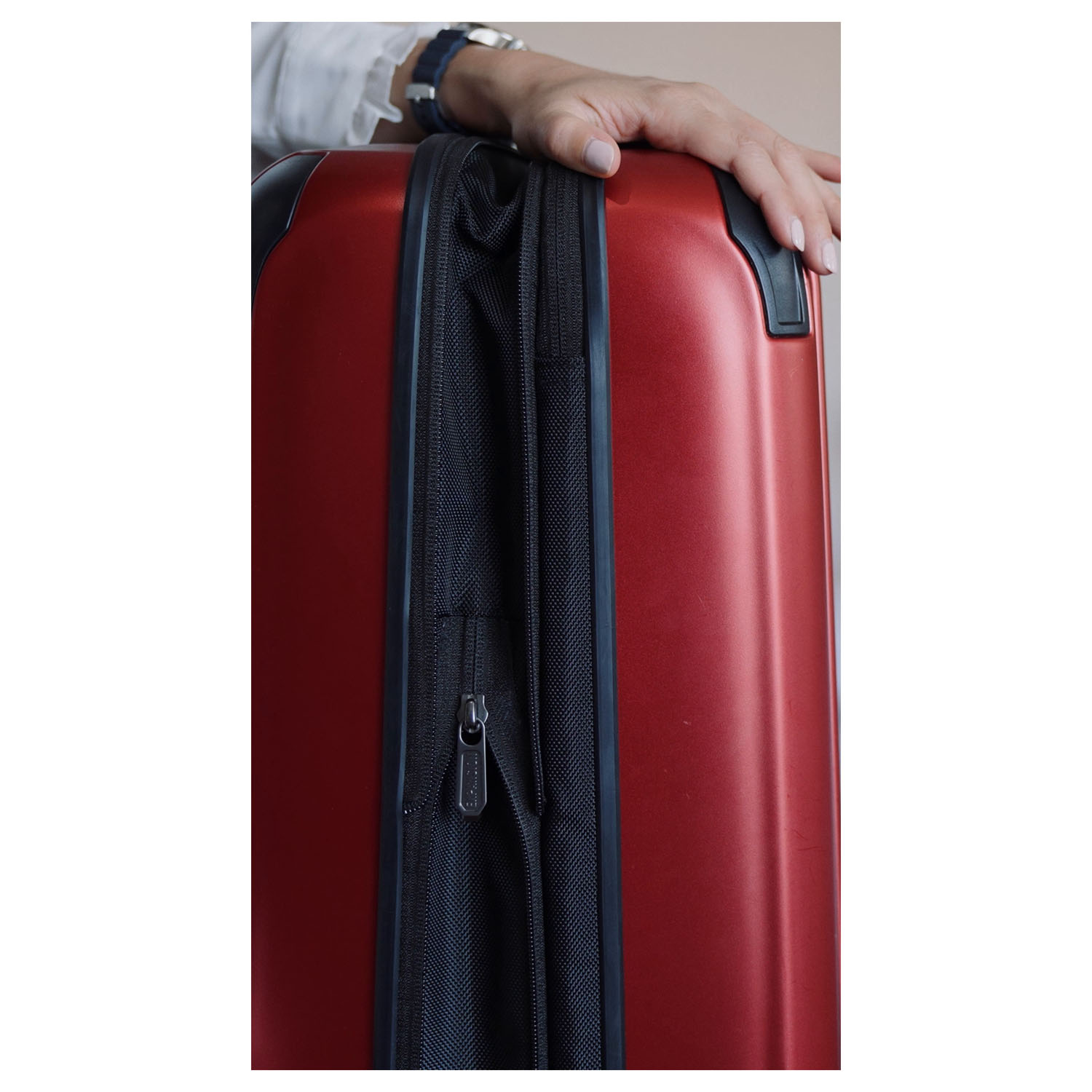 Victorinox Spectra 3.0 Expandable Global Carry-On mit Frontpocket Exp rot