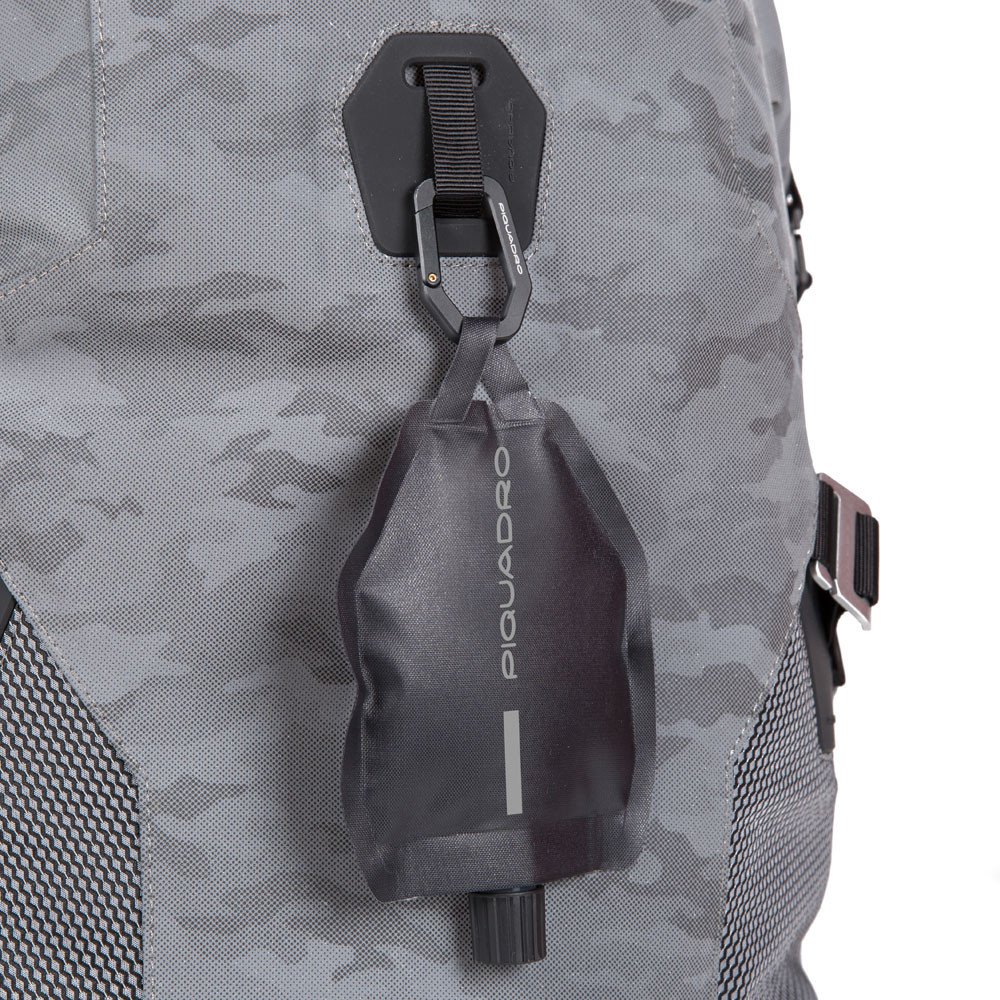 Piquadro PQ-Modular Laptoprucksack 15,6" aus rezykliertem antiviralen Stoff Camo Grigio