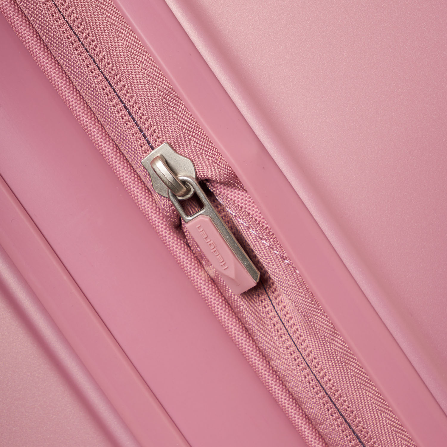 Hedgren Edge Carve M Expandable 4-Rollen-Trolley 67cm Blush Hedgren Edge Carve M Expandable 4-Rollen-Trolley 67cm Blush