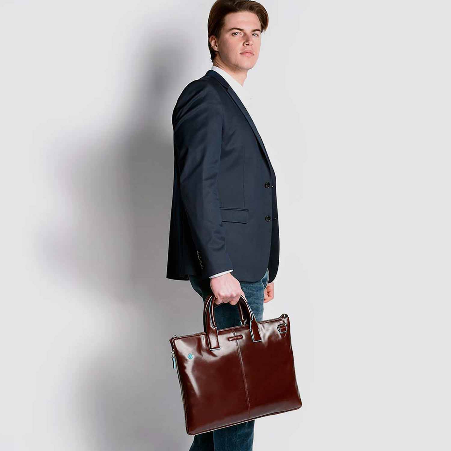 Piquadro Blue Square Schmale, erweiterbare Laptoptasche 15.6" mit Tabletfach Nachtblau