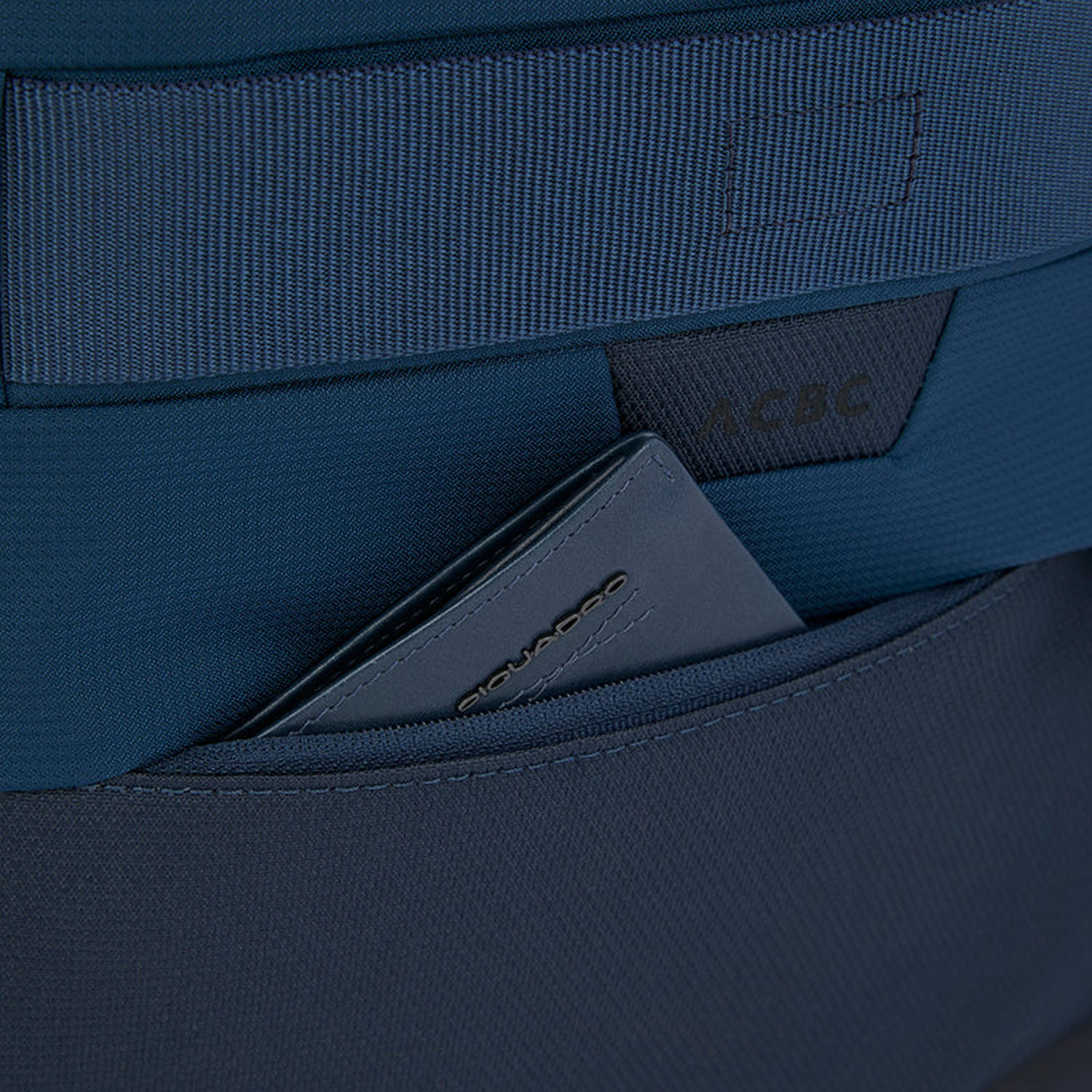 Piquadro Corner 2.0 Laptop-Rucksack 14" mit iPad®Pro 12,9"-fach Blau