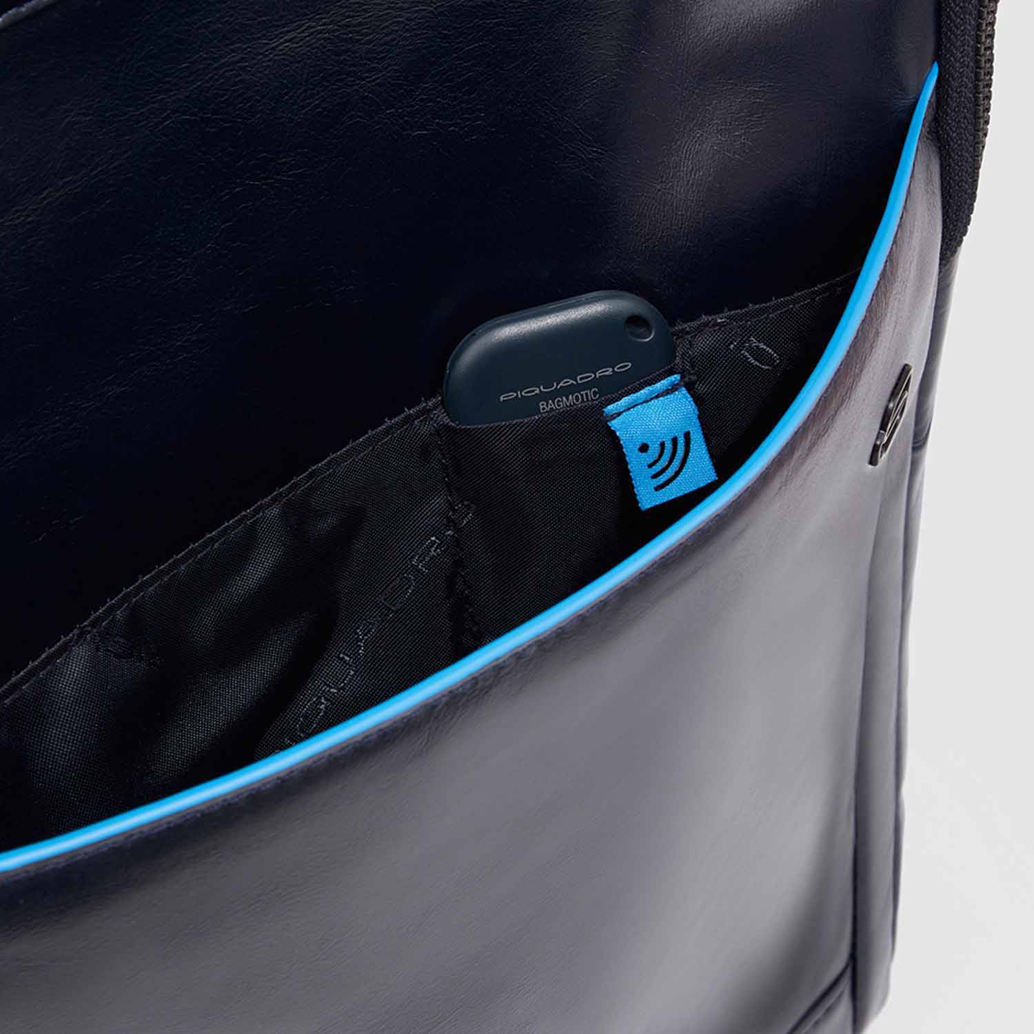 Piquadro Blue Square Revamp Laptop-Rucksack 15,6" mit iPad®-Fach Mahagoni